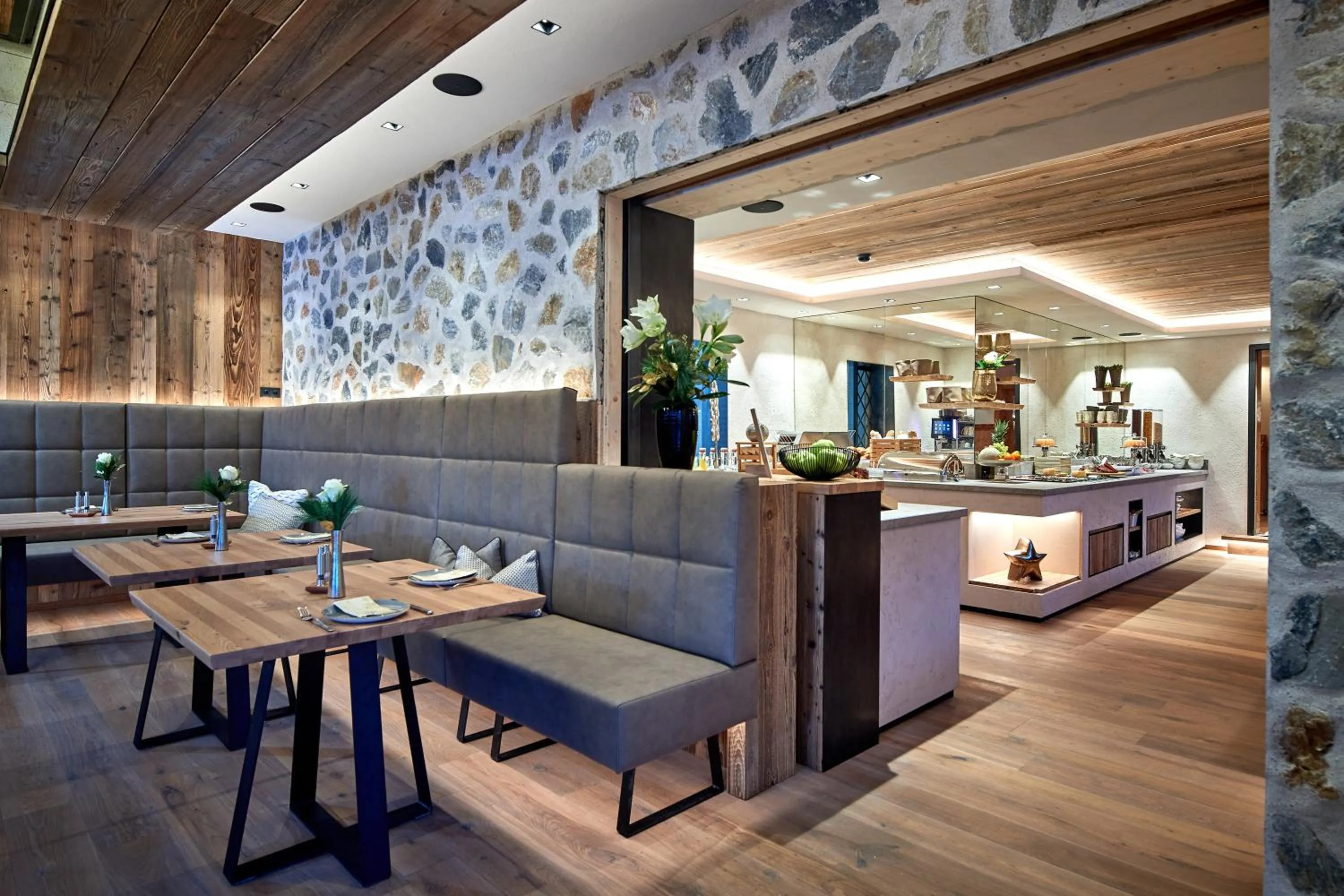 Restaurant/places to eat in Rainerhof