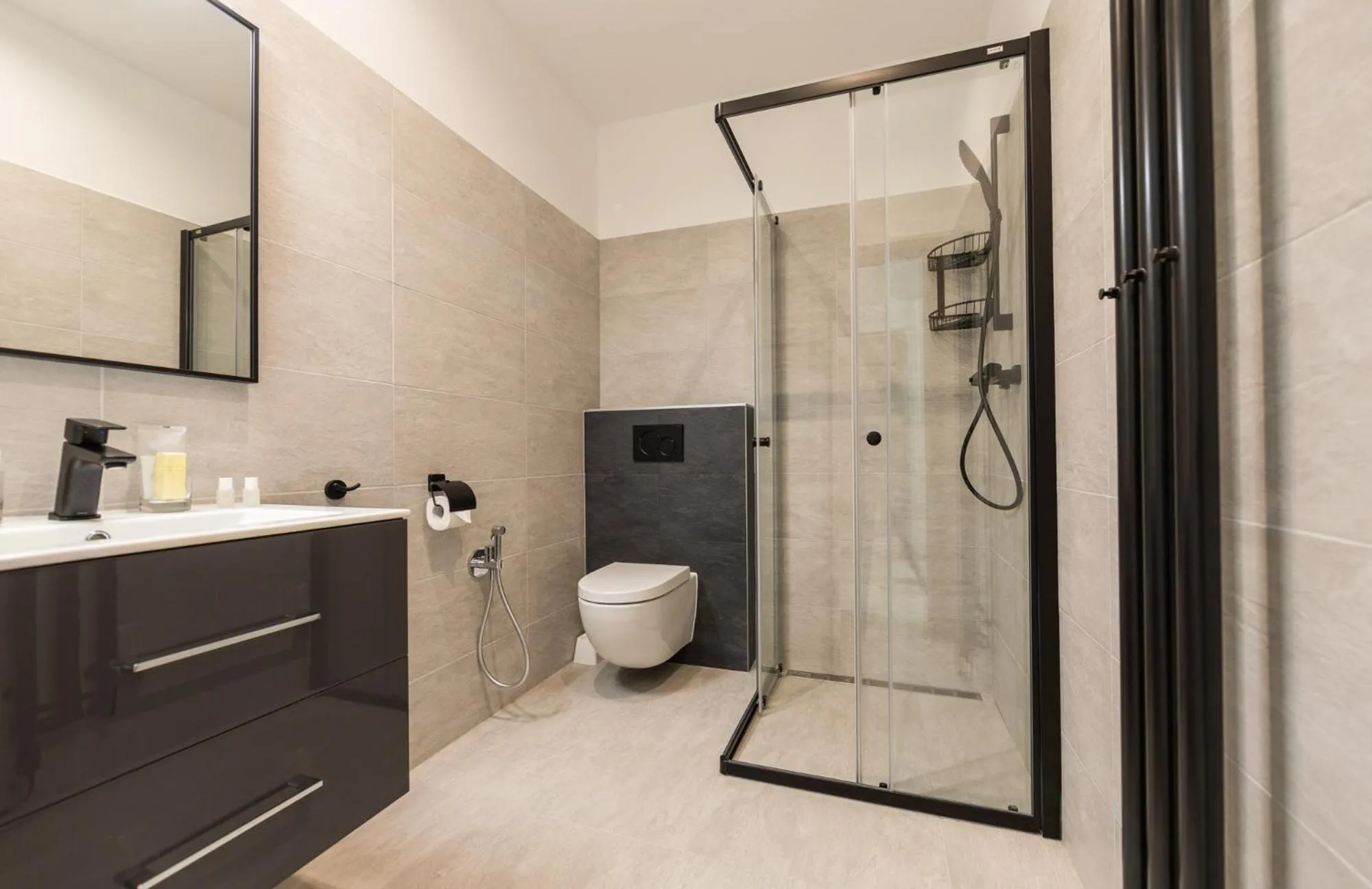 Shower in Monti Spa