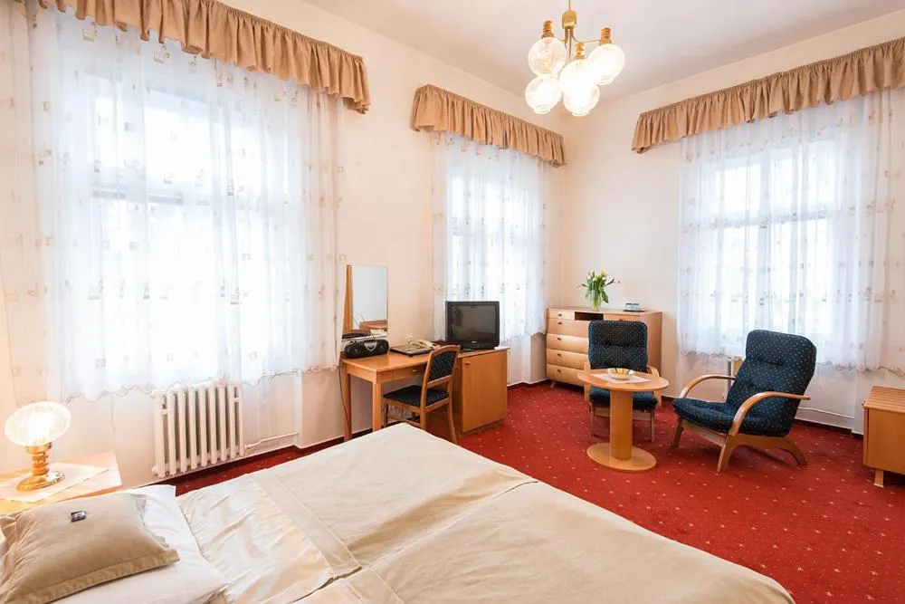 Property building, Bed in Monti Spa
