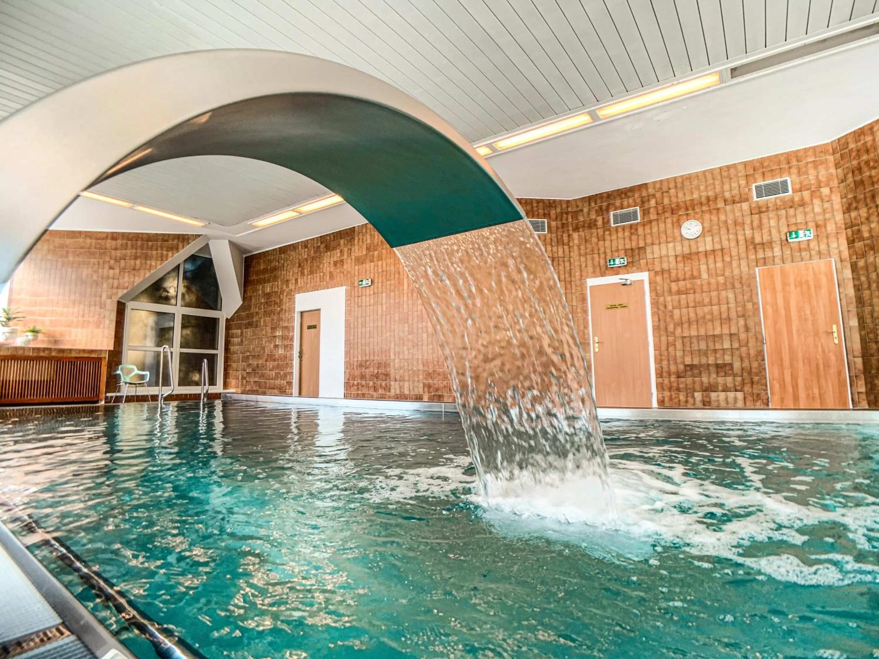 Swimming pool in Monti Spa