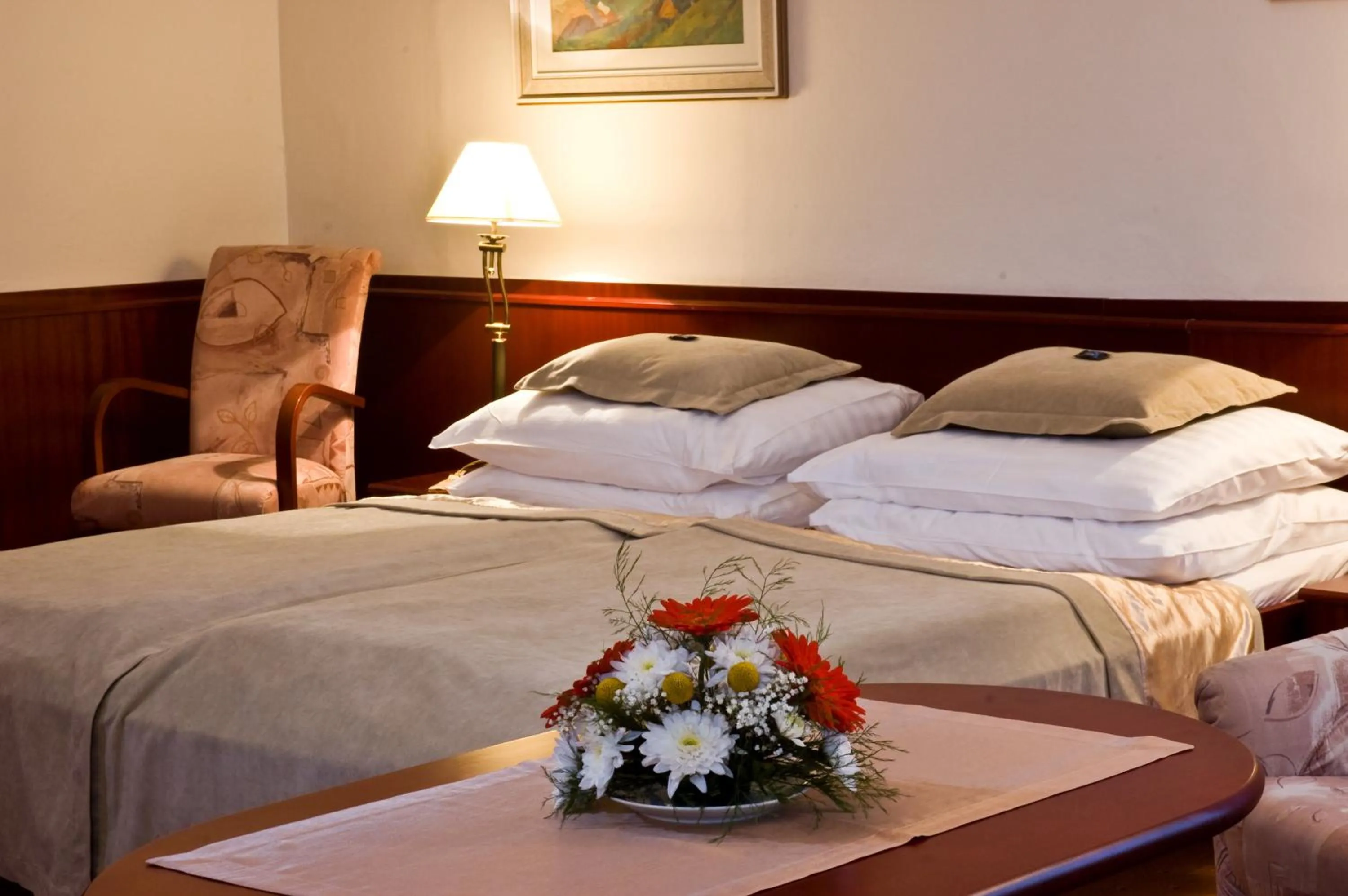 Property building, Bed in Monti Spa