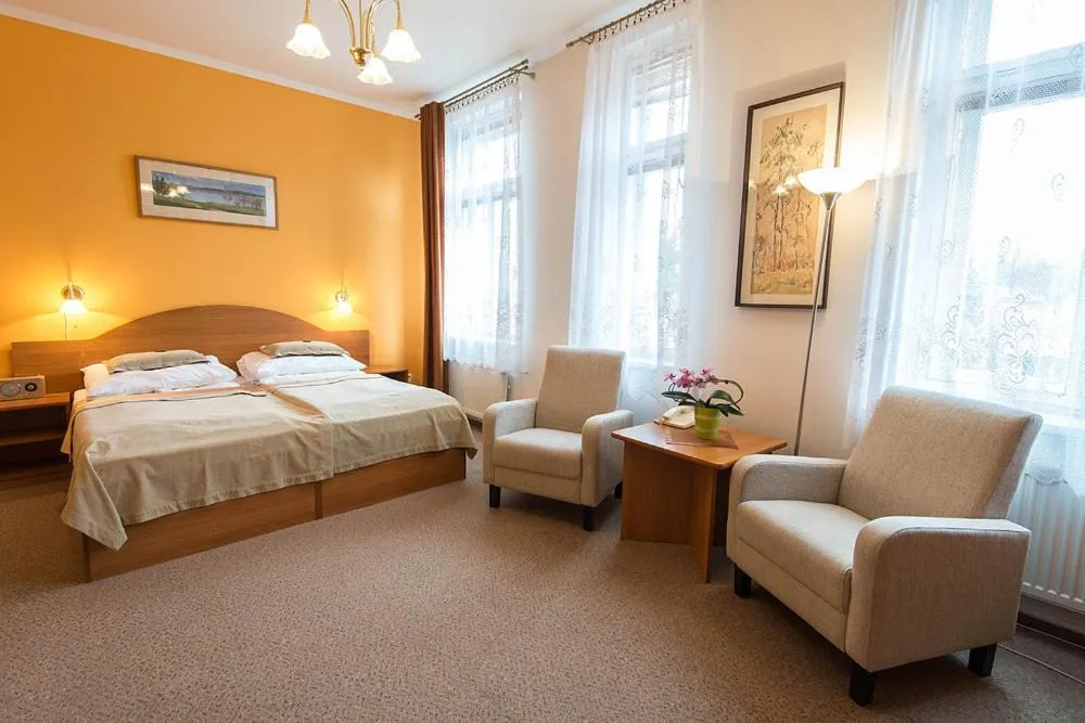 Property building, Bed in Monti Spa