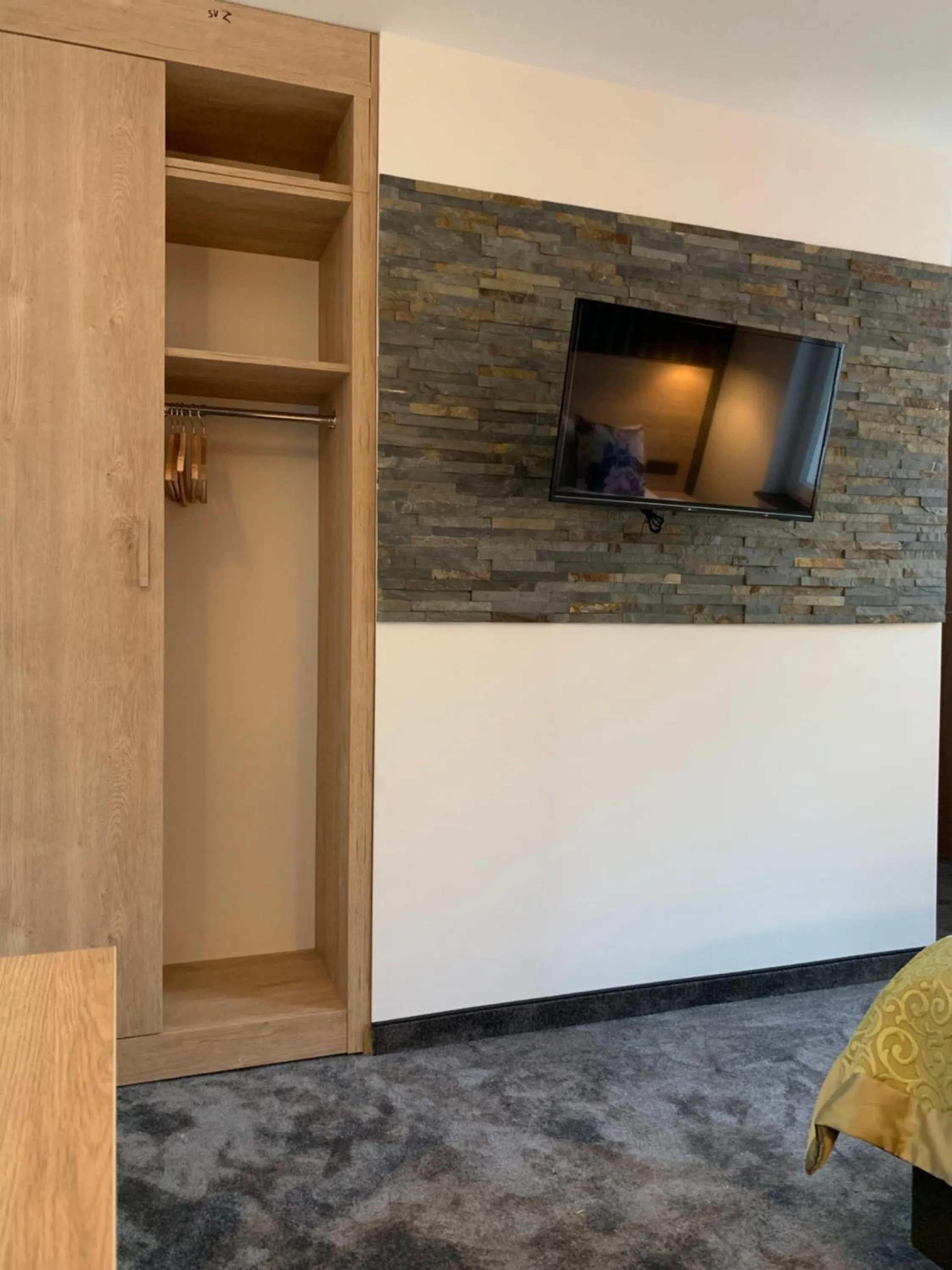 TV and multimedia in Hotel Dias