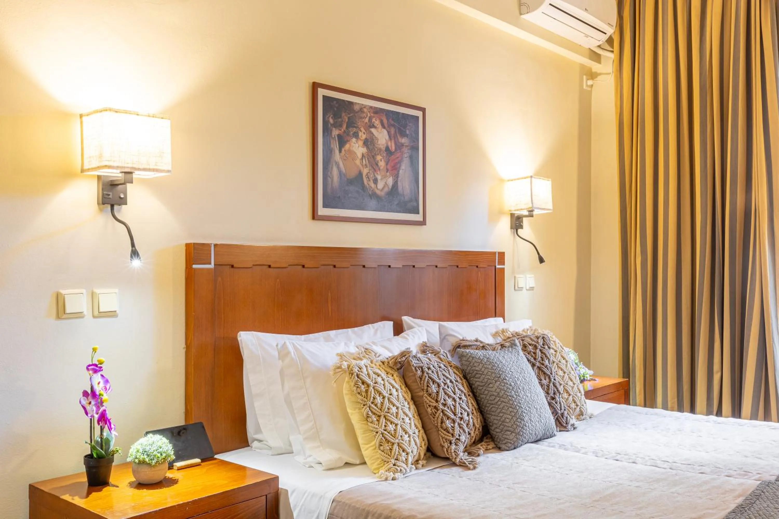 Property building, Bed in Hotel Marina