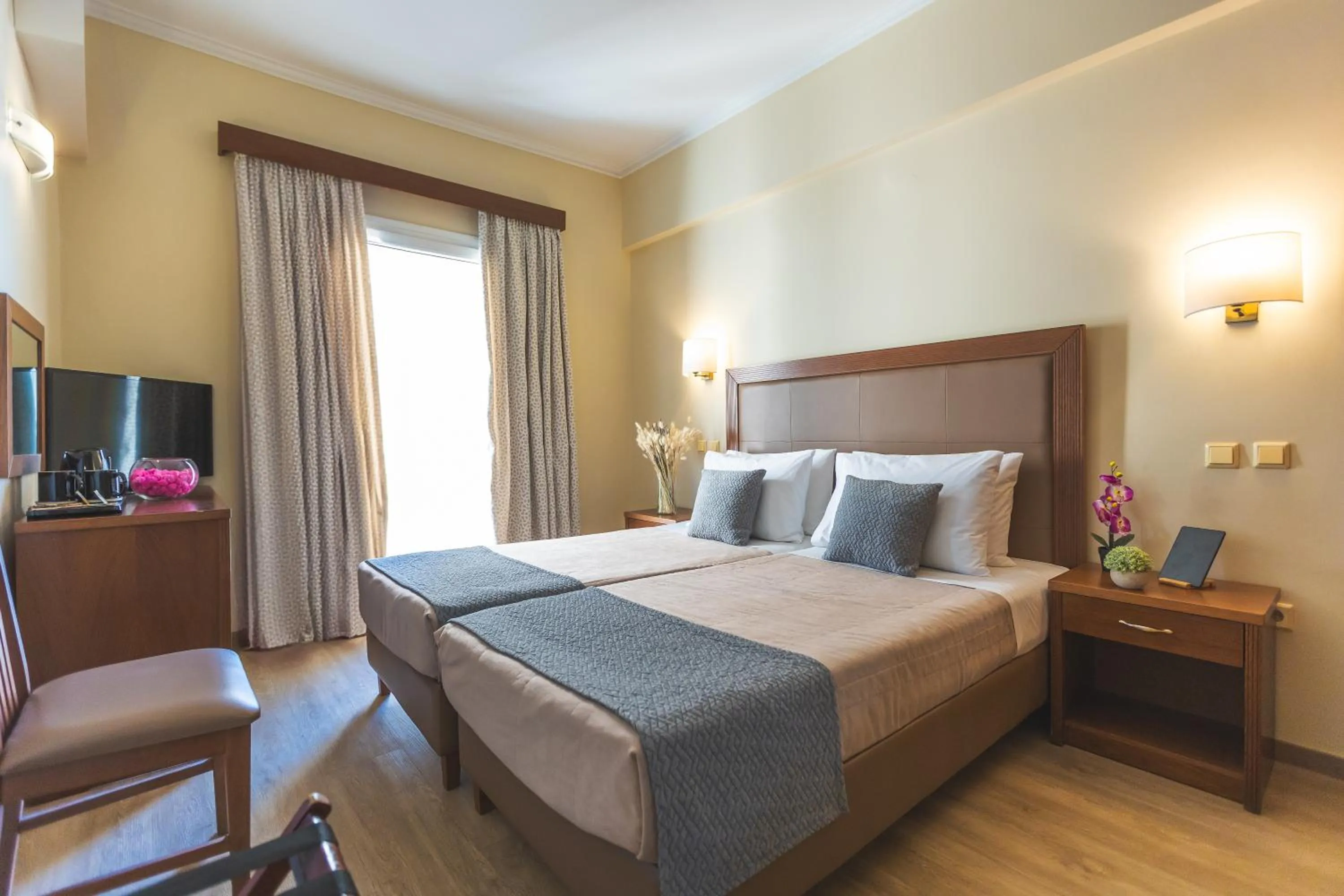 Property building, Bed in Hotel Marina