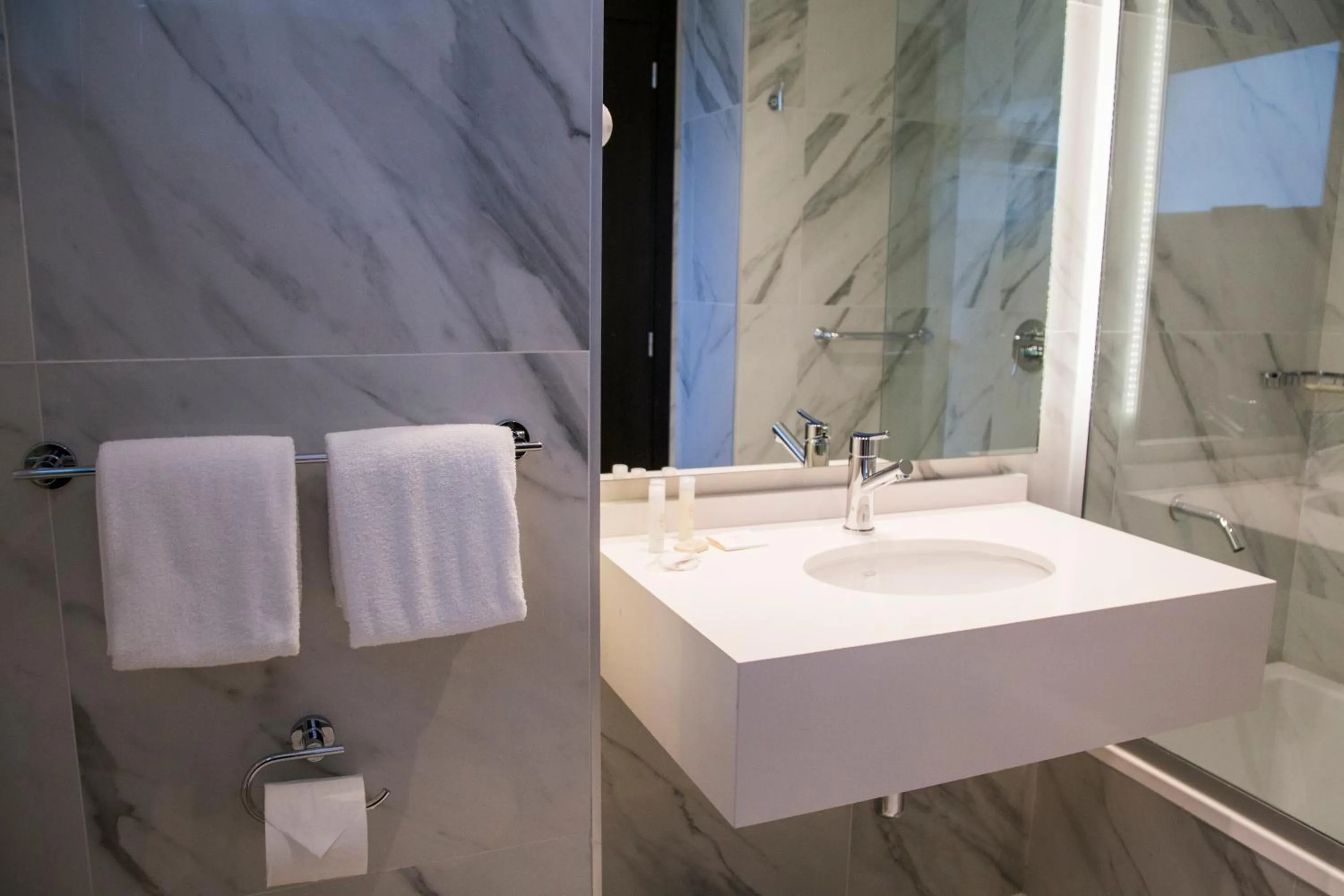 Bathroom in Hotel Land Plaza La Plata