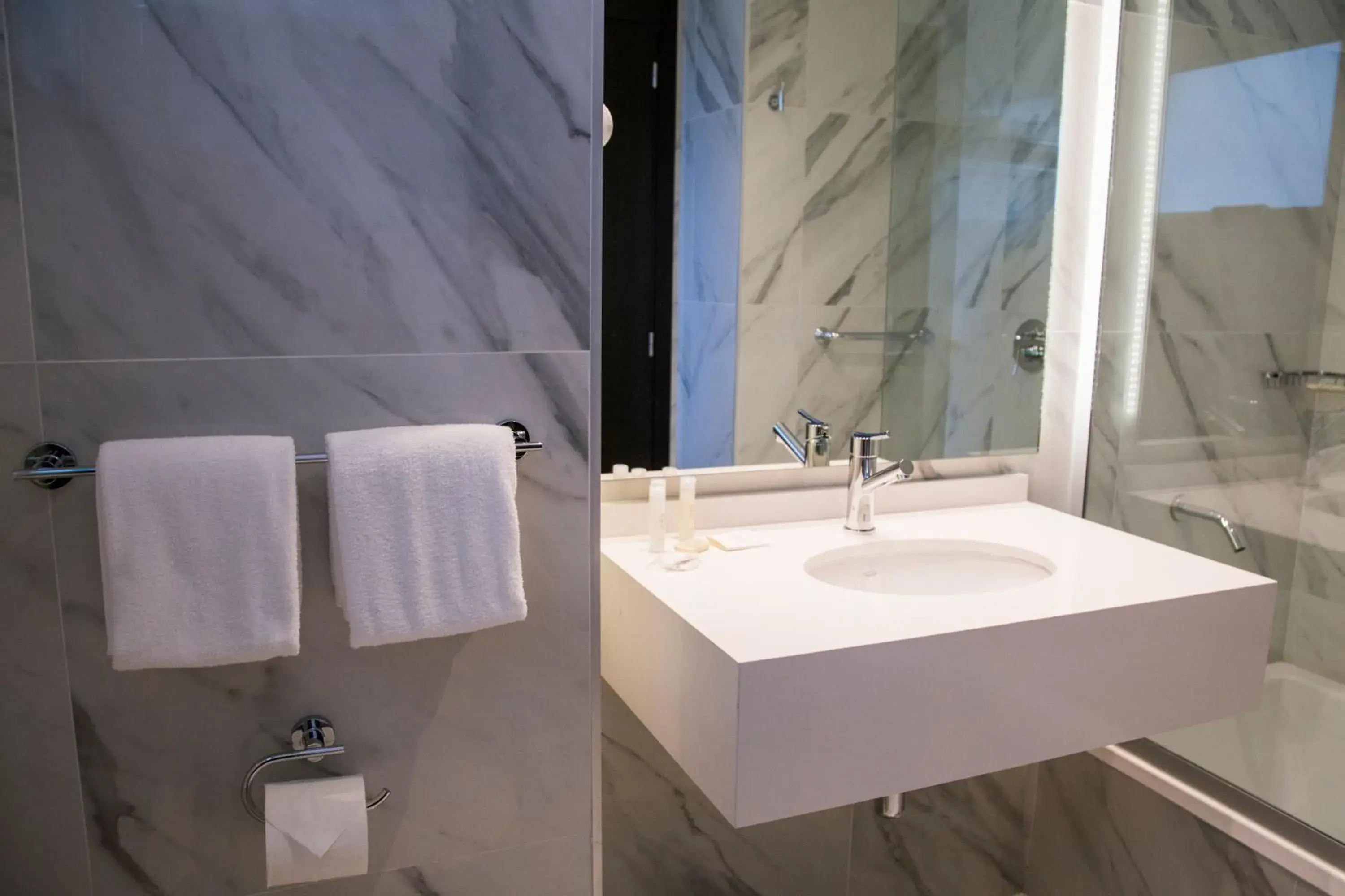 Standard Double or Twin Room in Hotel Land Plaza La Plata Standard Double or Twin Room in Hotel Land Plaza La Plata