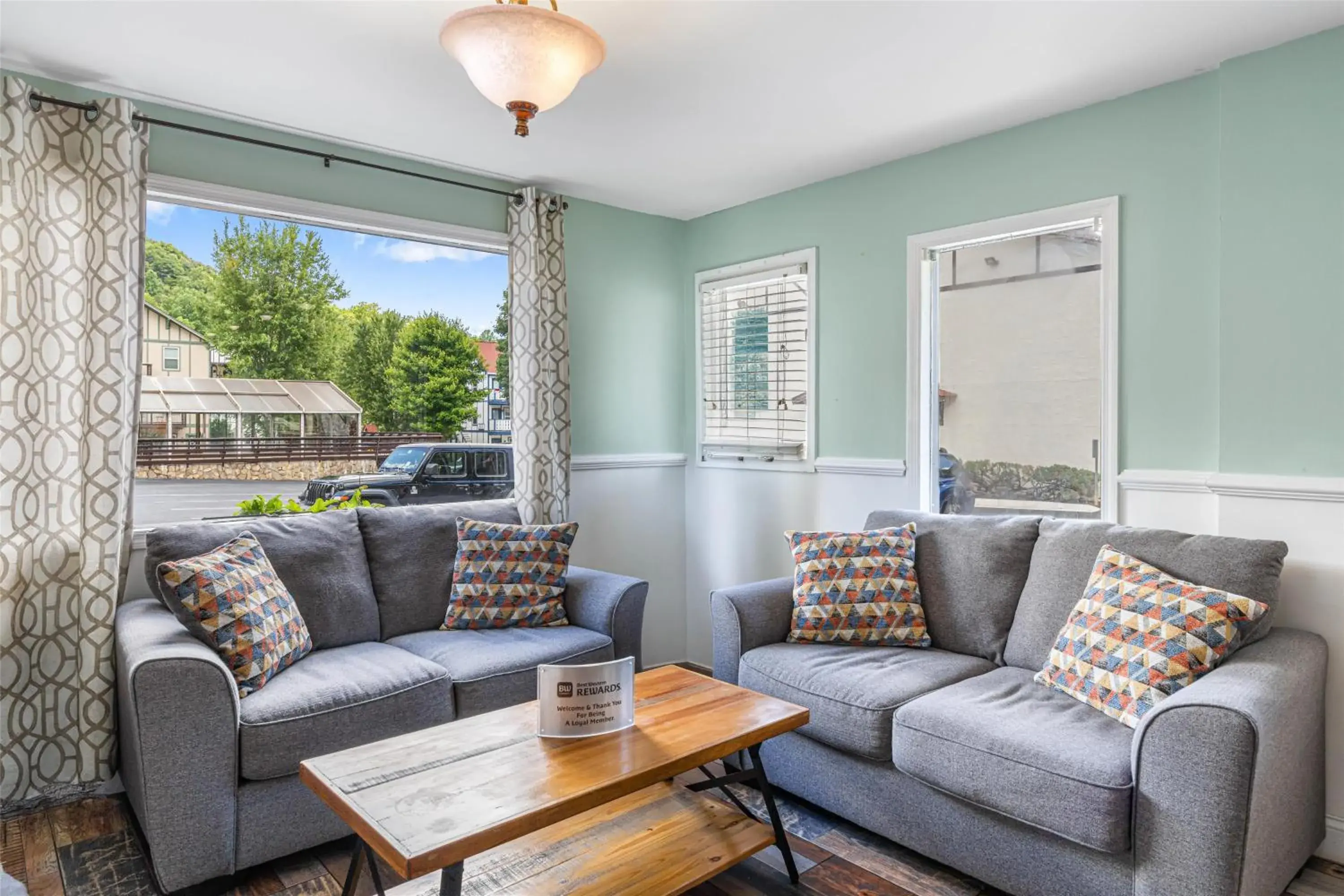 Lobby or reception in SureStay Hotel by Best Western Helen Downtown Lobby or reception in SureStay Hotel by Best Western Helen Downtown