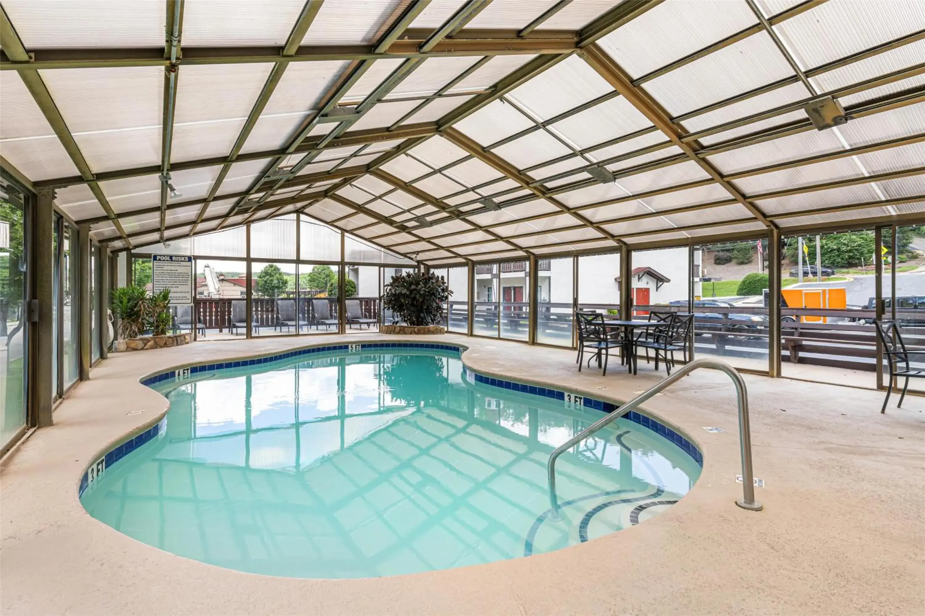 Pool view in SureStay Hotel by Best Western Helen Downtown Pool view in SureStay Hotel by Best Western Helen Downtown