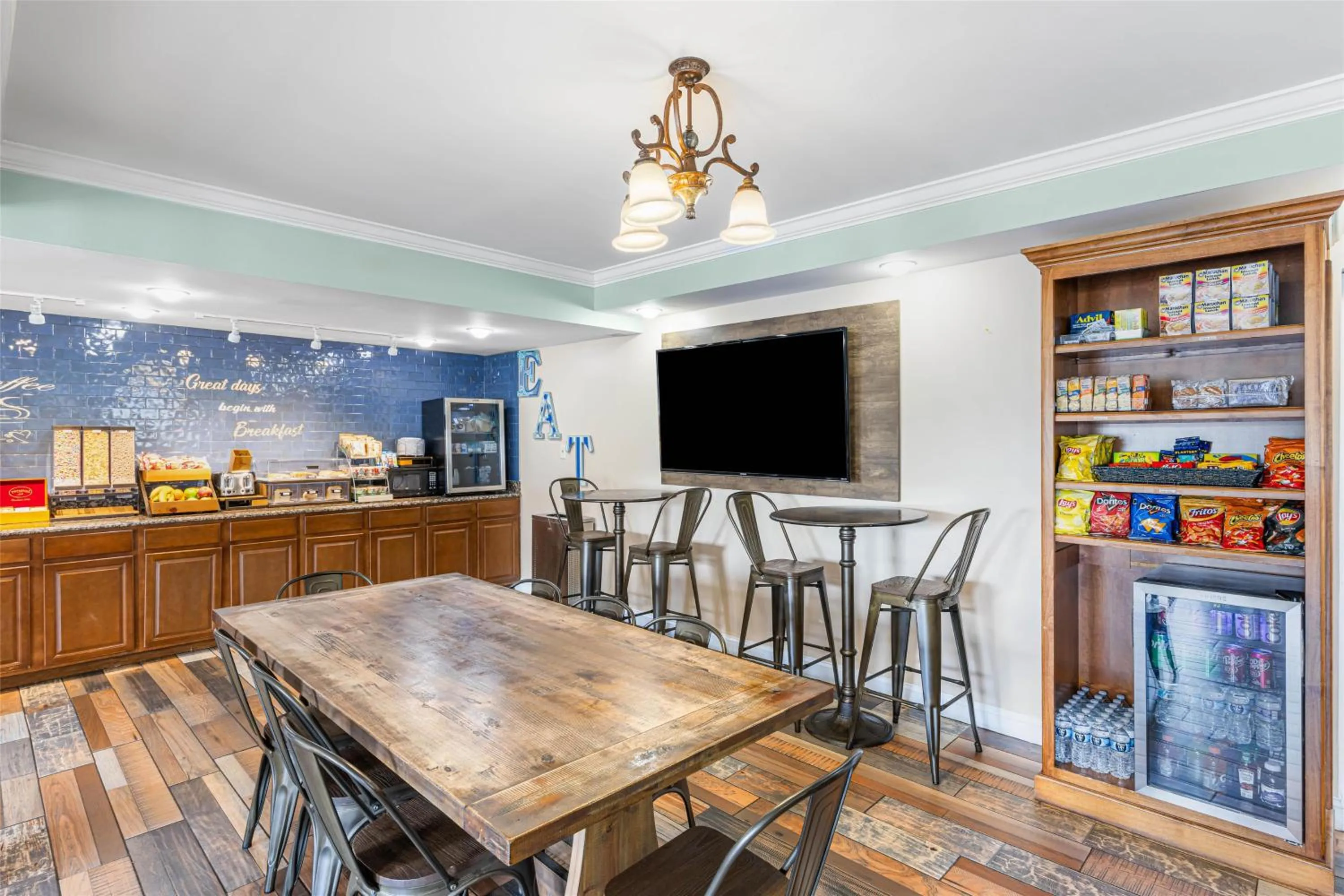 Restaurant/places to eat in SureStay Hotel by Best Western Helen Downtown