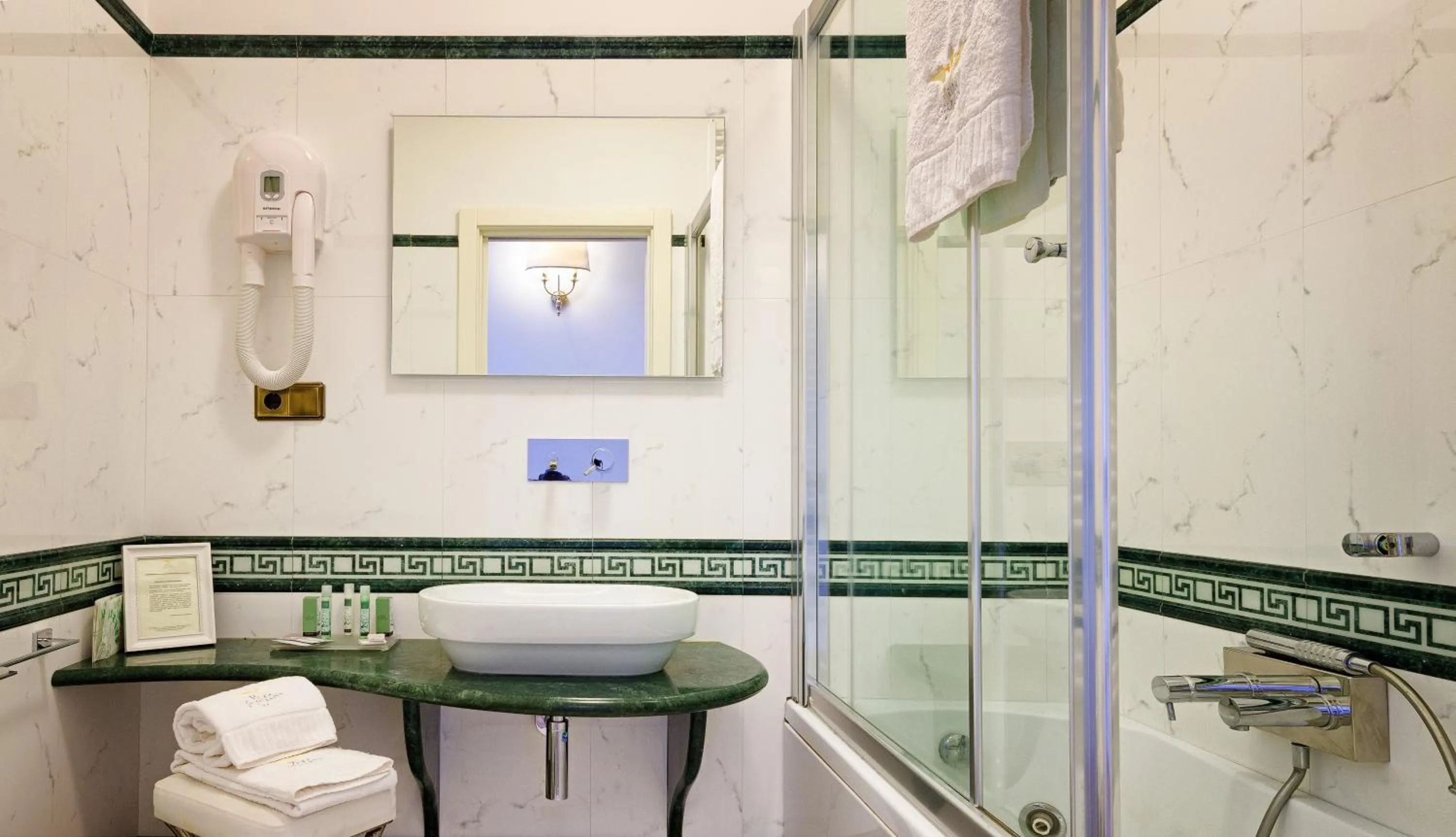 Bathroom in ViverE' Resort