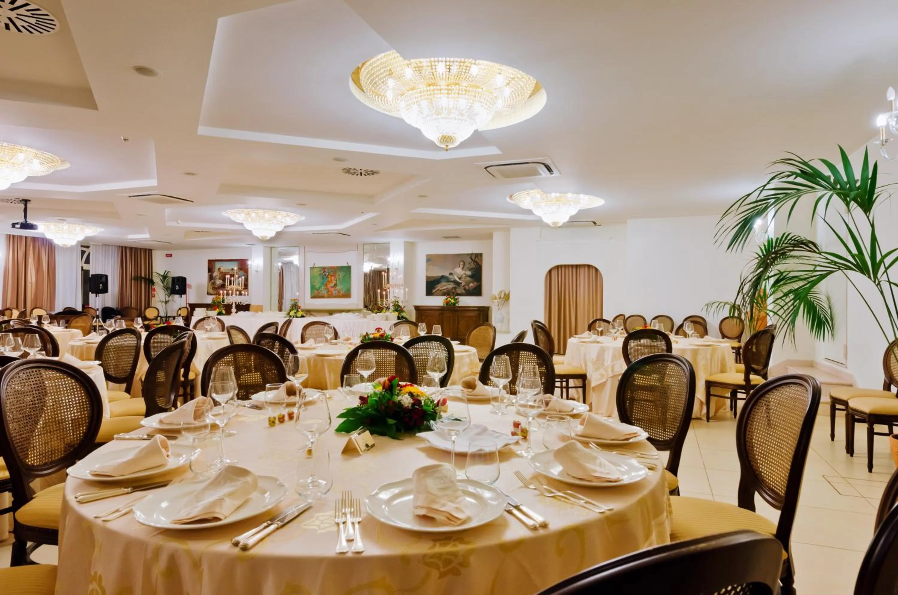 Restaurant/Places to Eat in ViverE' Resort