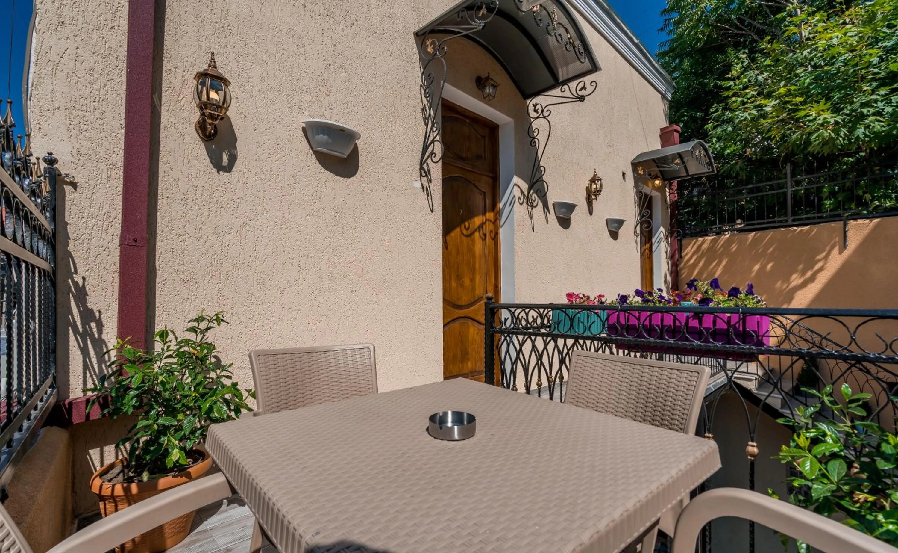 Balcony/Terrace in Golden Light Hotel