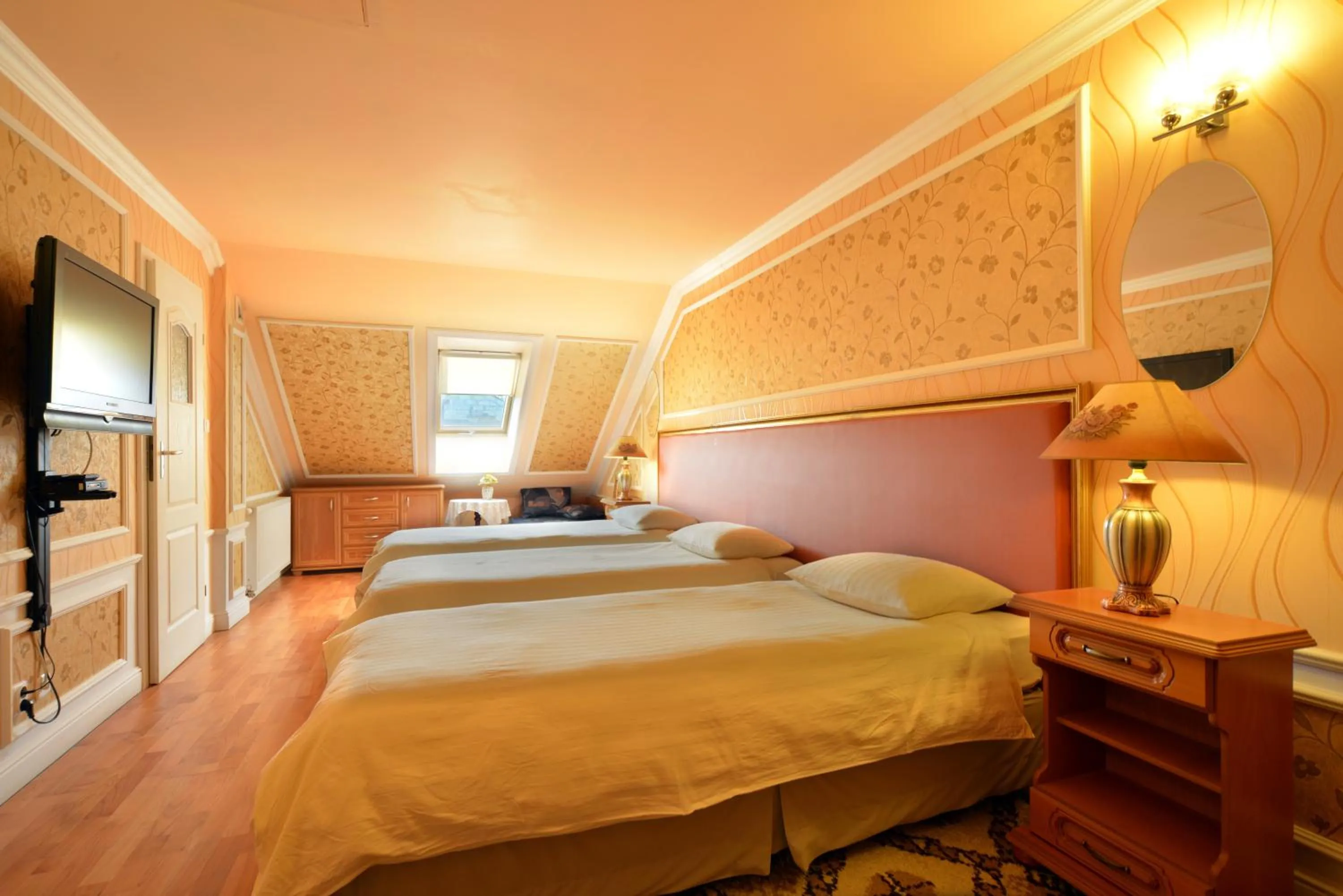 Photo of the whole room, Bed in Casablanca Pokoje i Apartamenty