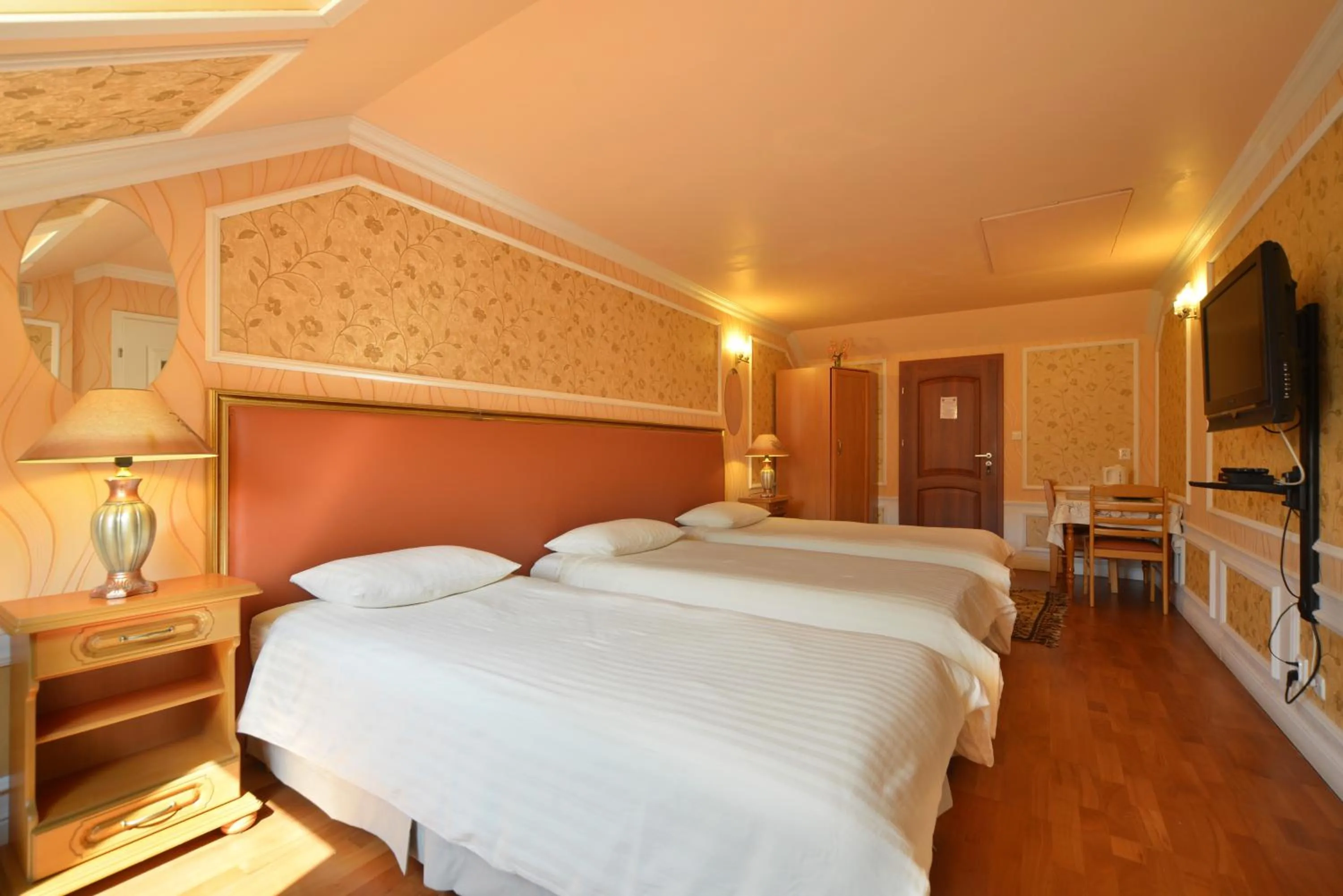 Photo of the whole room, Bed in Casablanca Pokoje i Apartamenty