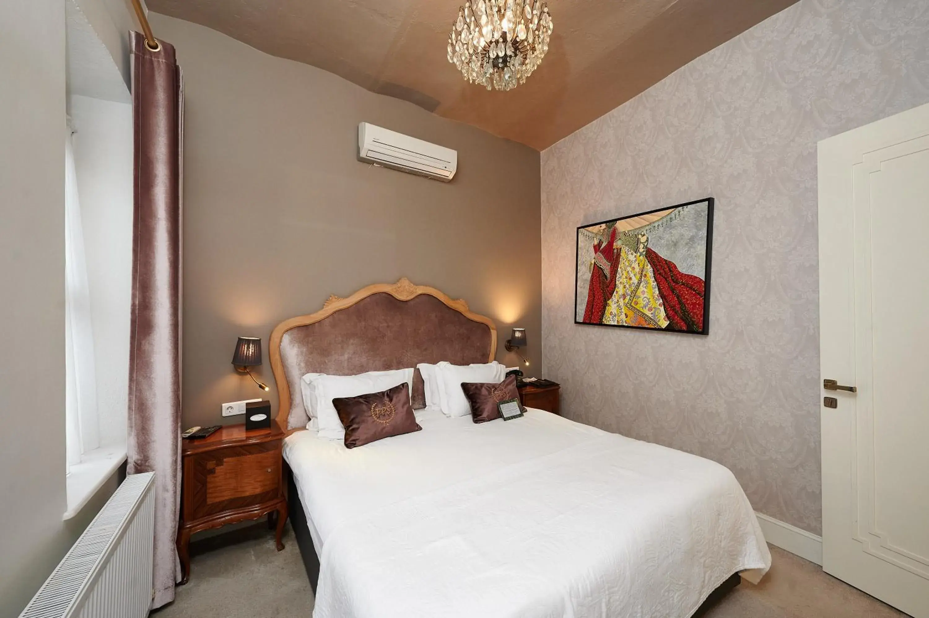 Bed in Faik Pasha Hotels Special Category Beyoglu Istanbul Bed in Faik Pasha Hotels Special Category Beyoglu Istanbul