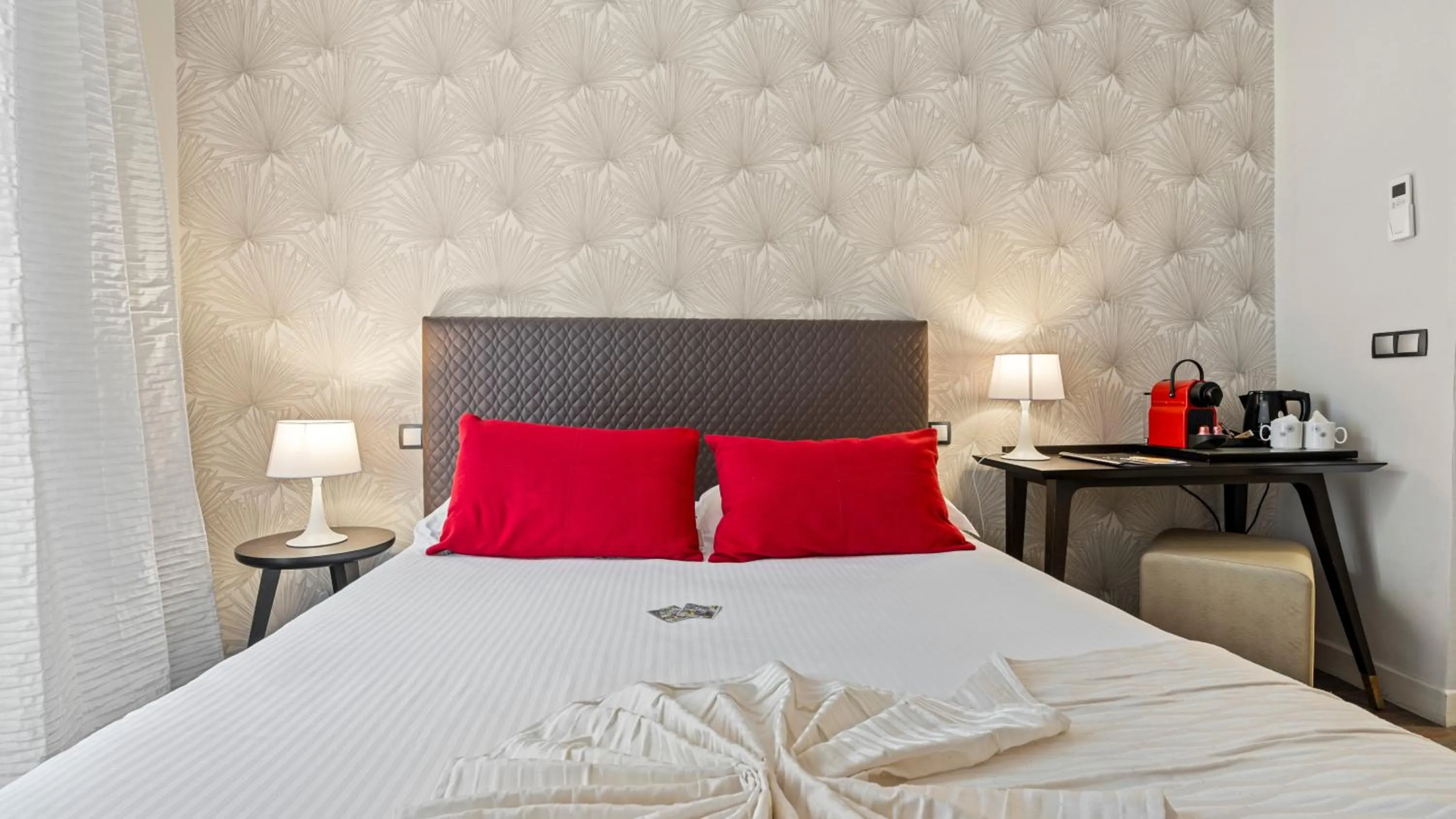 Bedroom, Bed in Hotel Villa Victoria