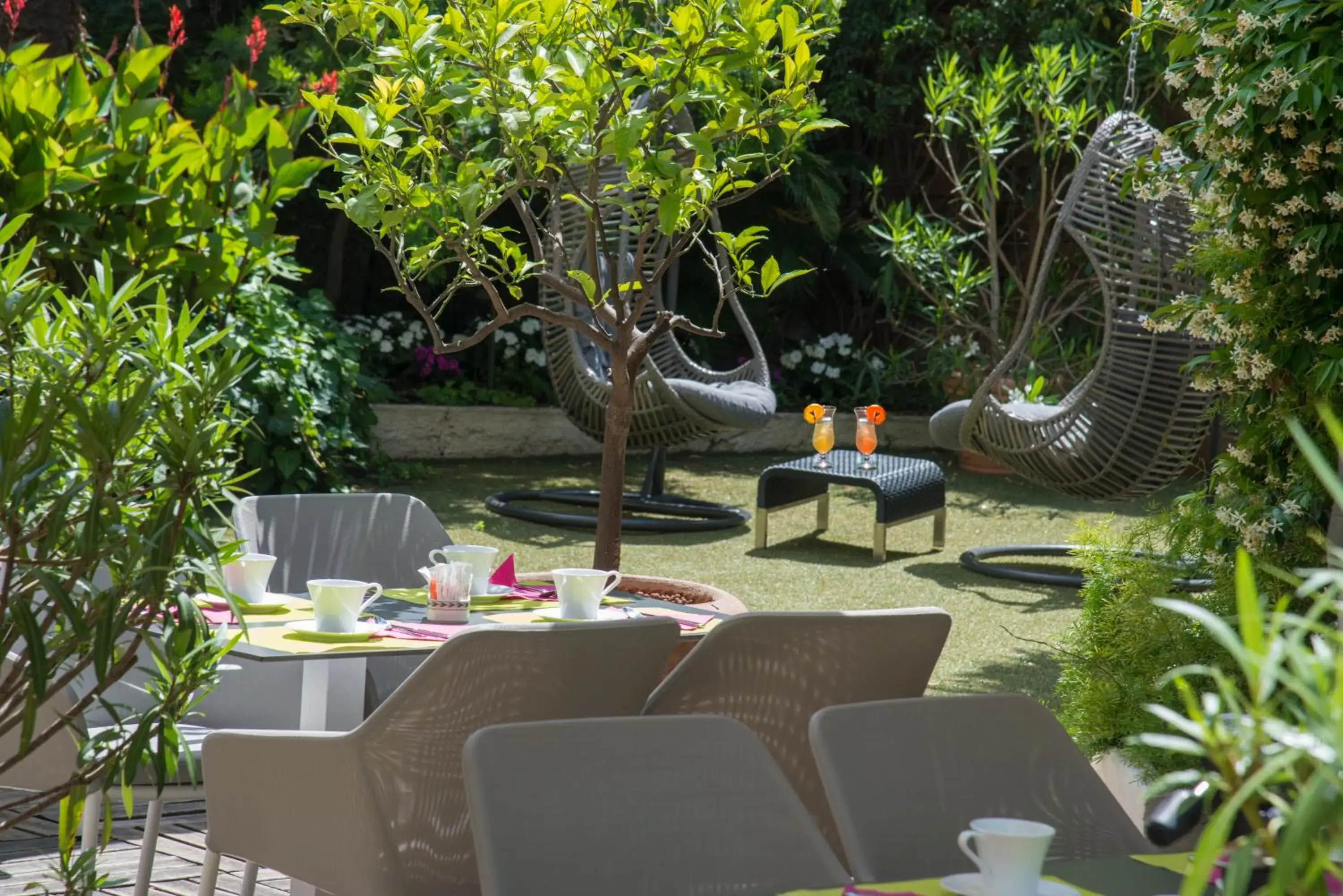 Garden view in Hotel Villa Victoria Garden view in Hotel Villa Victoria