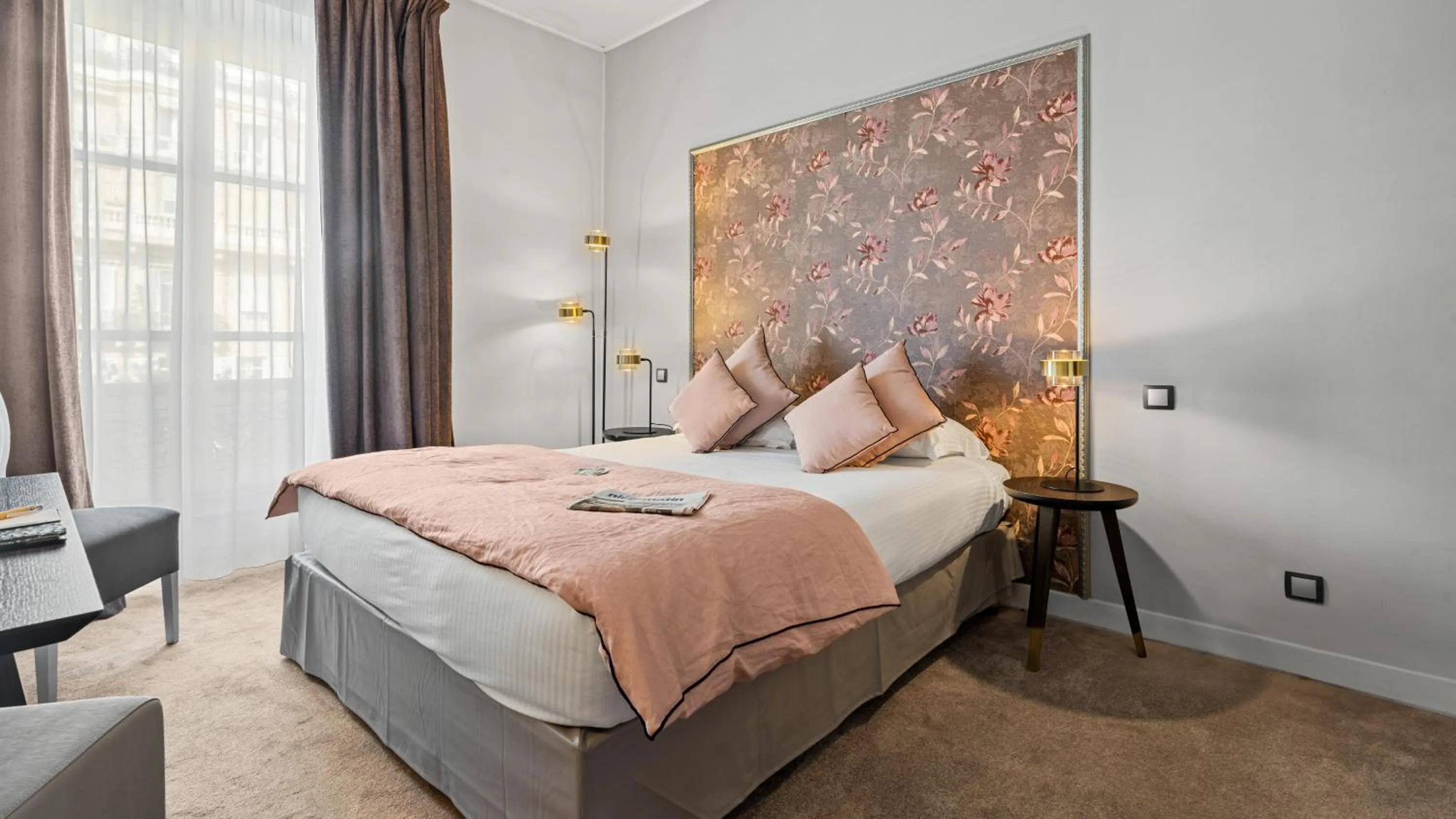 Standard Double Room with City View in Hotel Villa Victoria