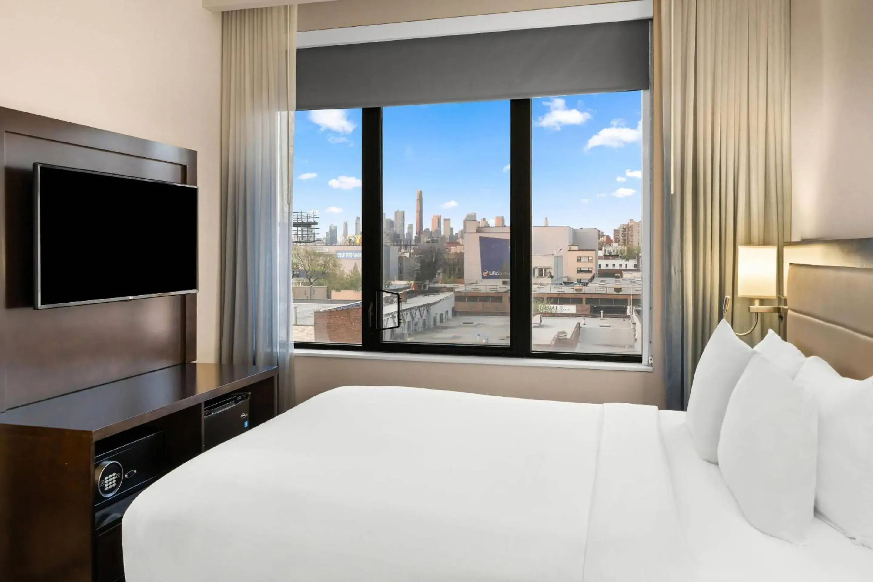 Bedroom, Bed in Comfort Inn Prospect Park-Brooklyn Bedroom, Bed in Comfort Inn Prospect Park-Brooklyn