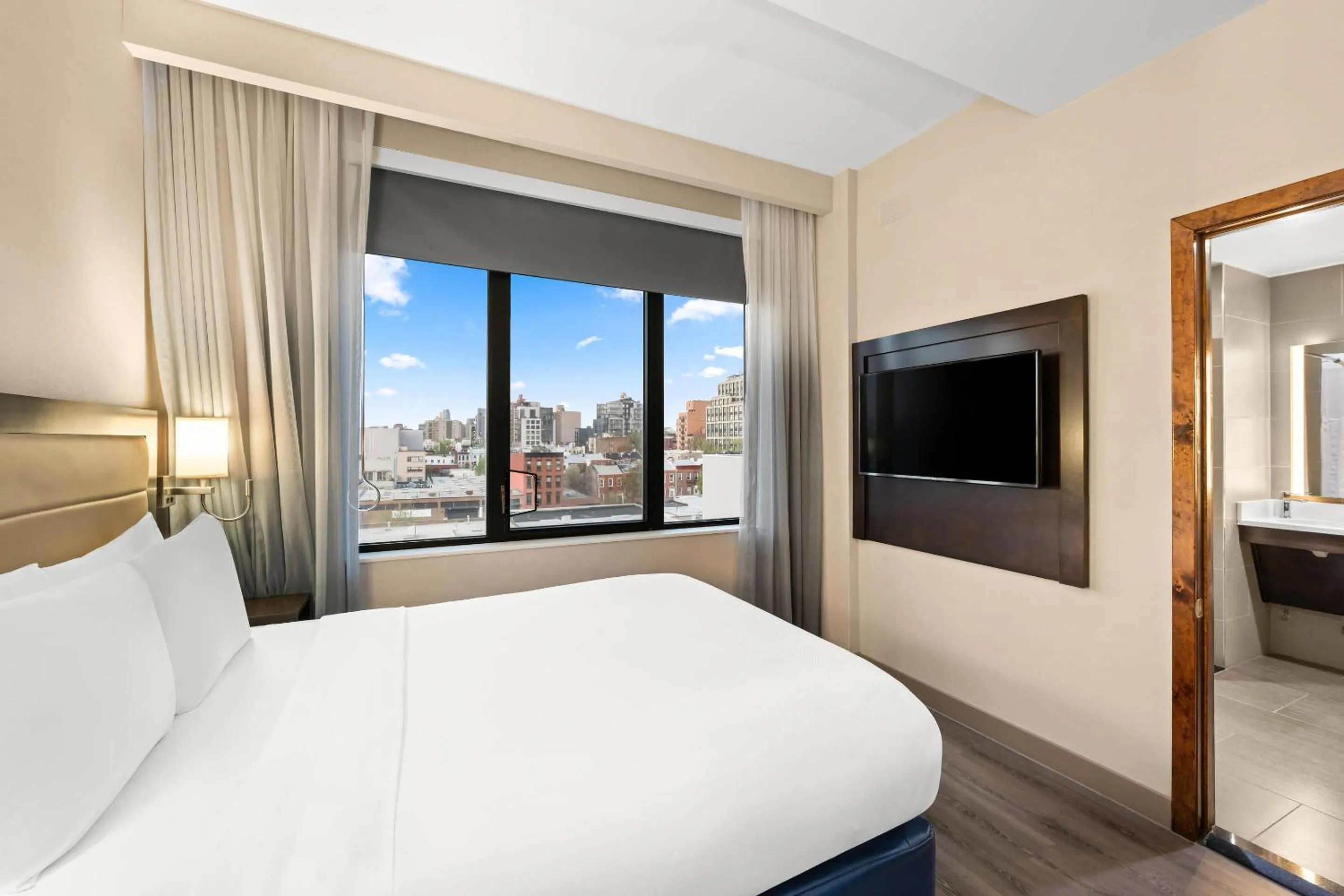 Bedroom, Bed in Comfort Inn Prospect Park-Brooklyn