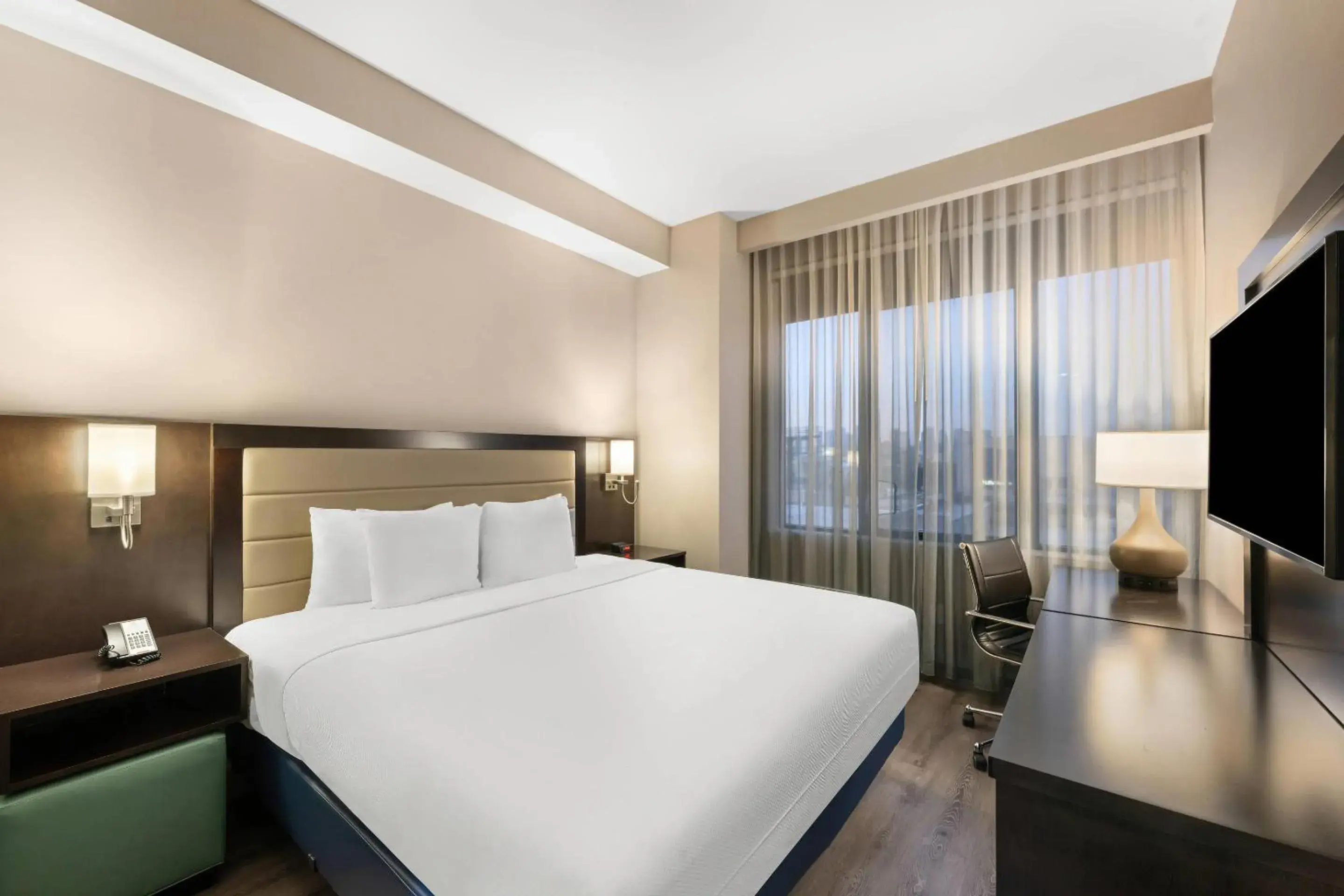 Bedroom, Bed in Comfort Inn Prospect Park-Brooklyn Bedroom, Bed in Comfort Inn Prospect Park-Brooklyn