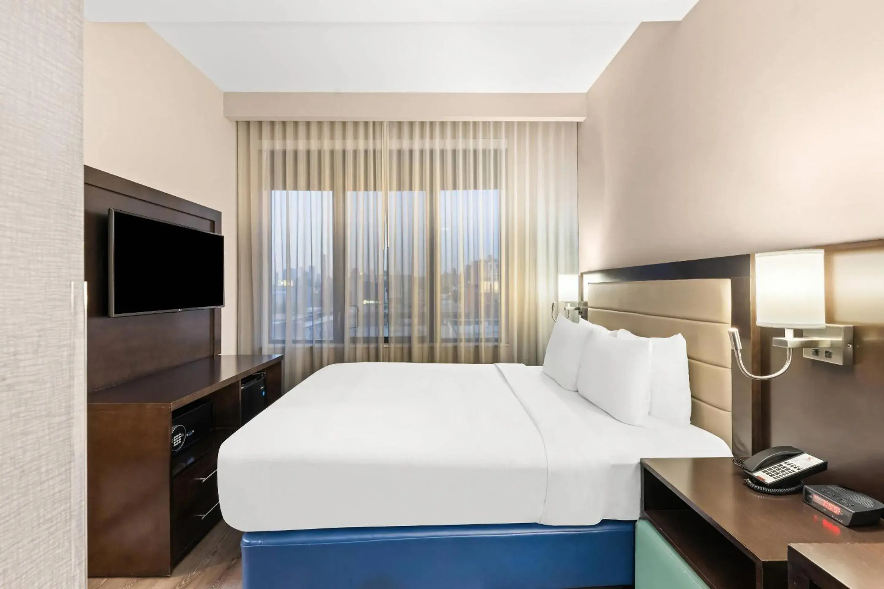 Bedroom, Bed in Comfort Inn Prospect Park-Brooklyn Bedroom, Bed in Comfort Inn Prospect Park-Brooklyn