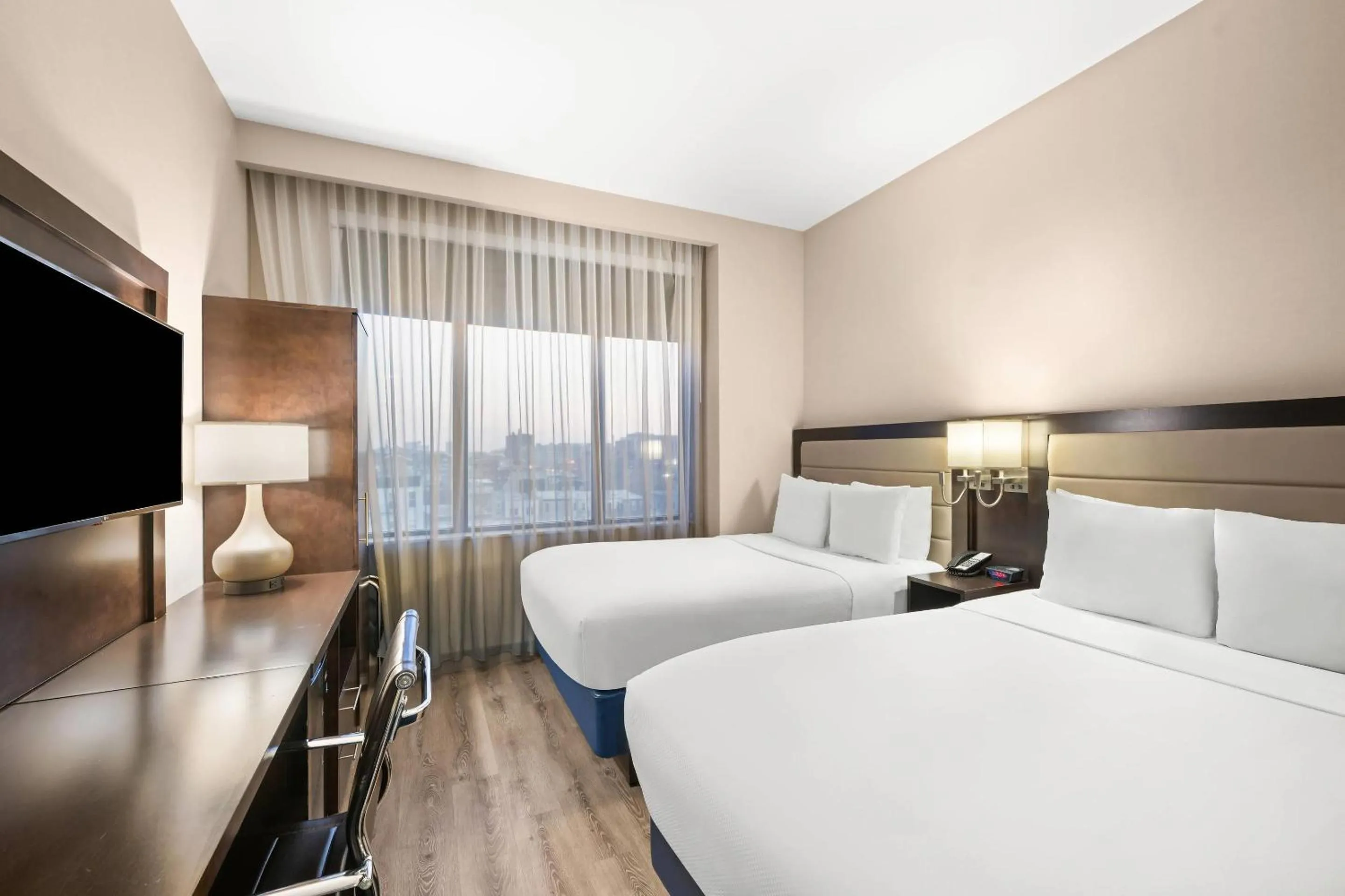 Bedroom, Bed in Comfort Inn Prospect Park-Brooklyn