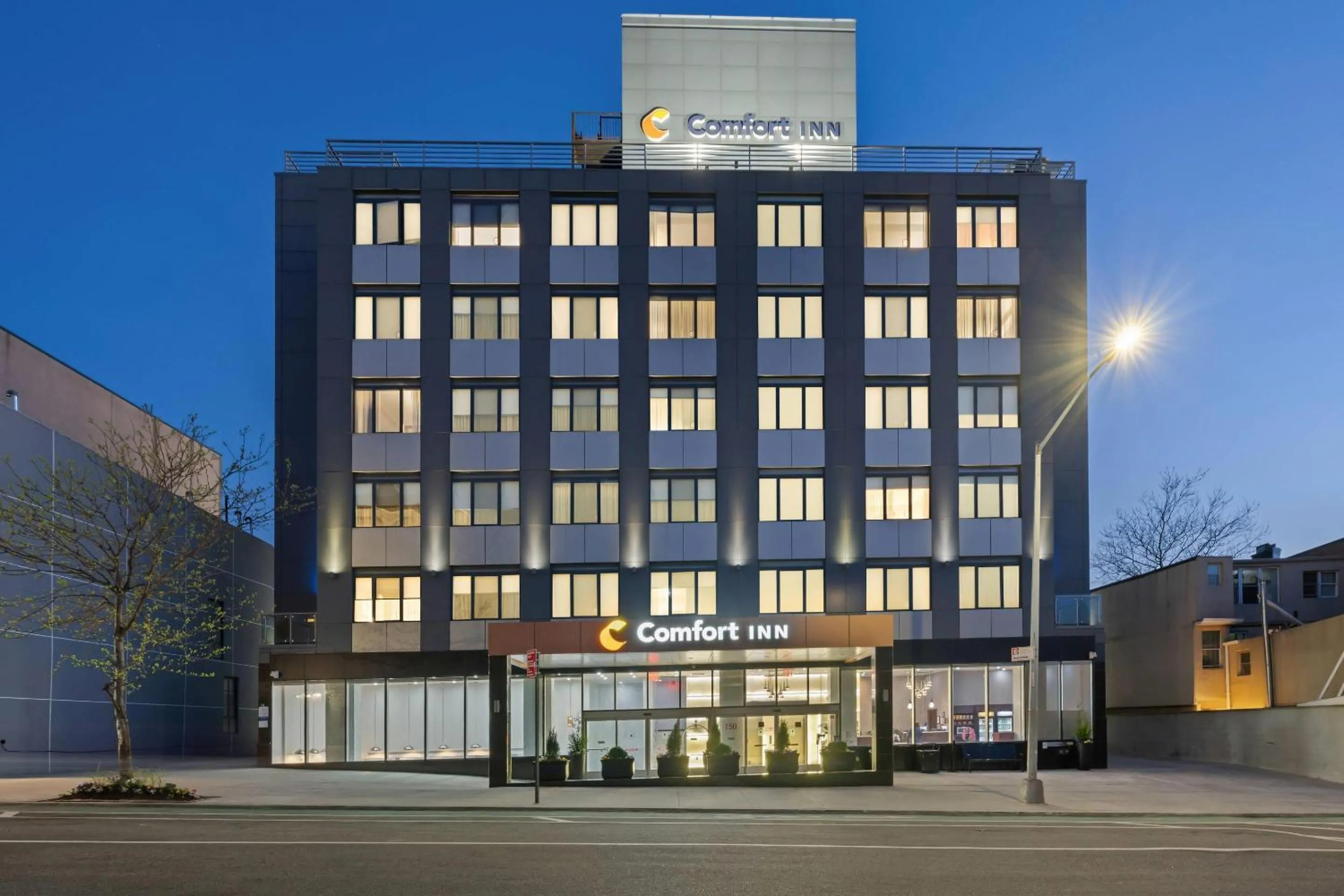 Property building in Comfort Inn Prospect Park-Brooklyn