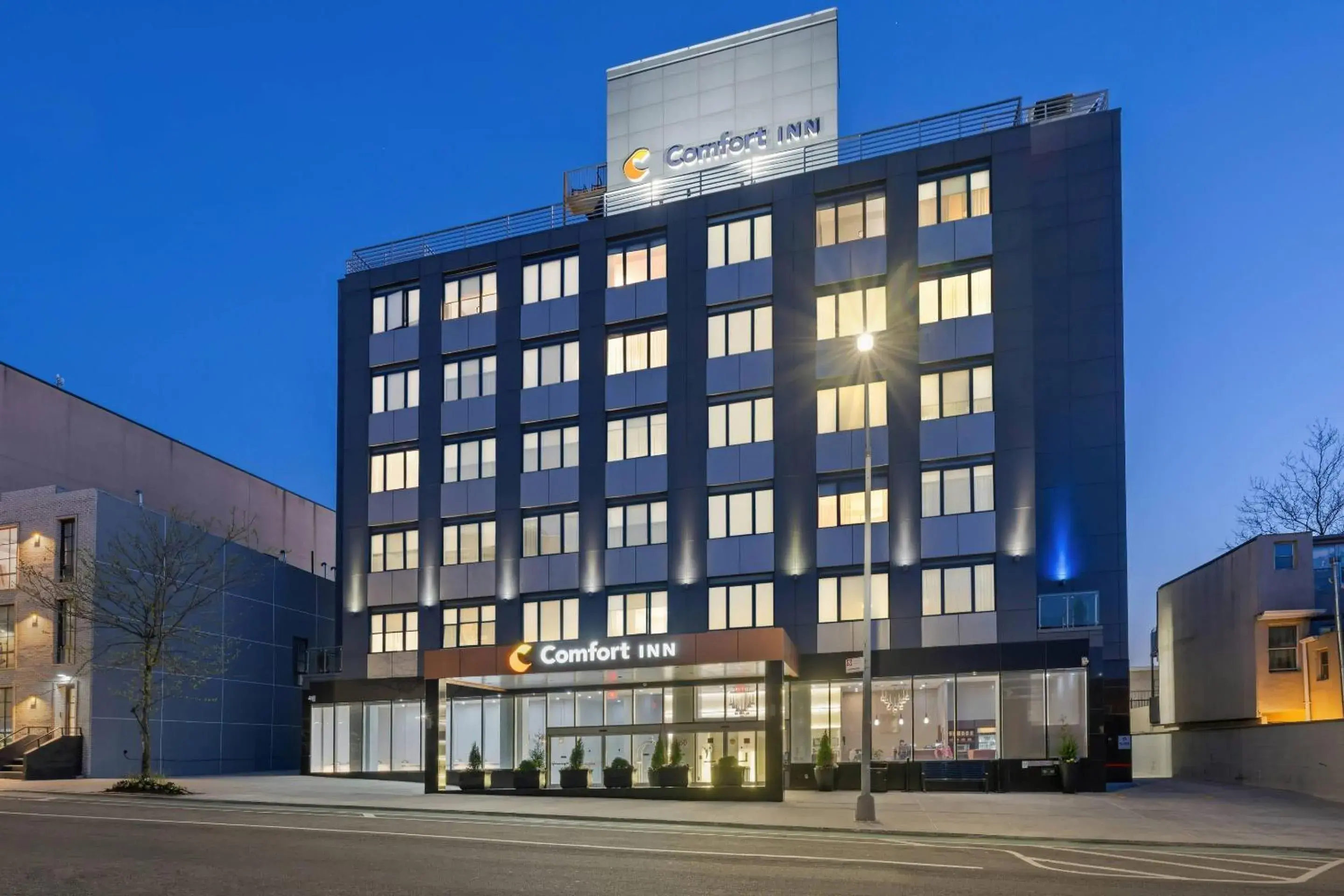 Property building in Comfort Inn Prospect Park-Brooklyn Property building in Comfort Inn Prospect Park-Brooklyn