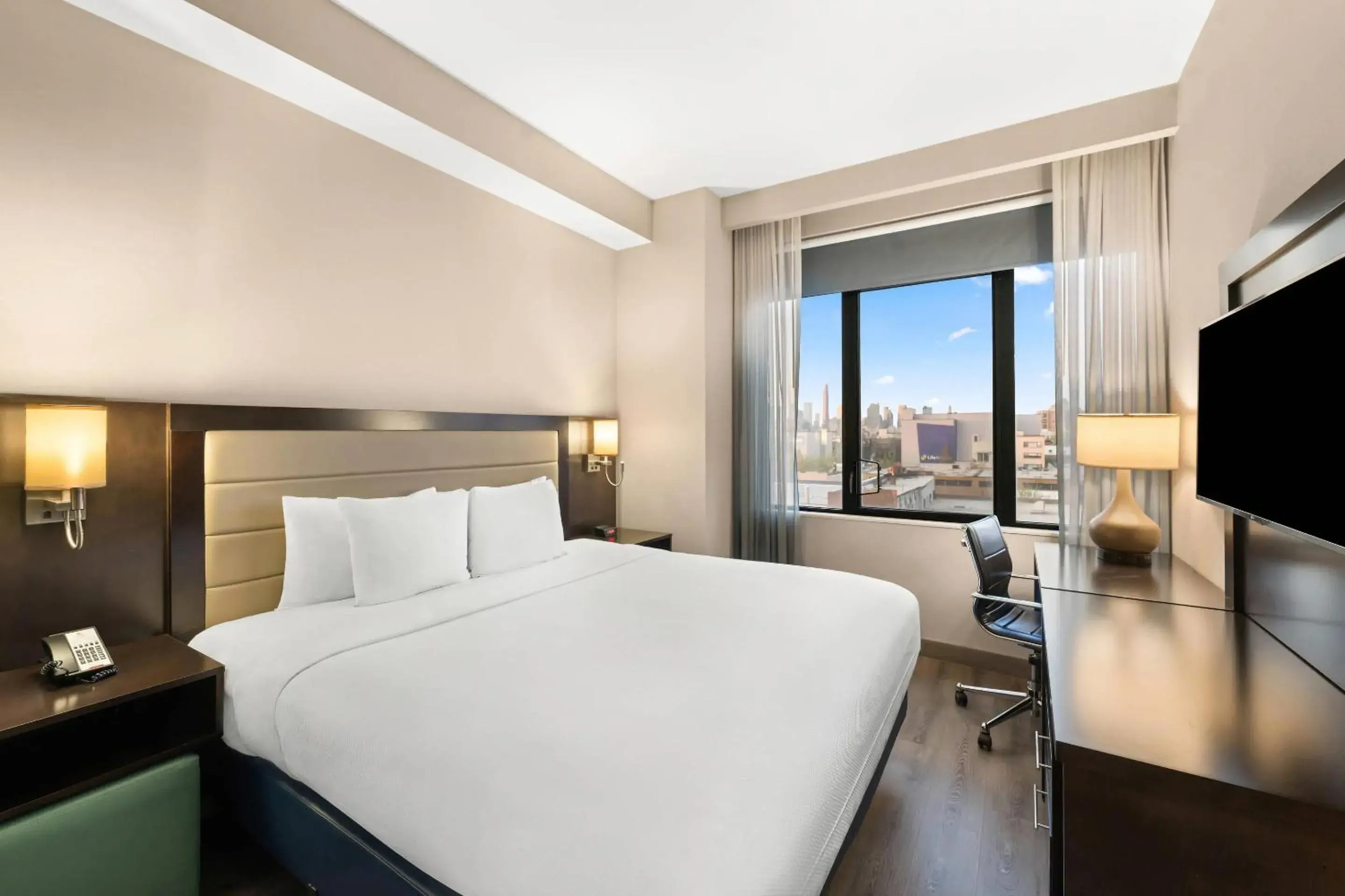 Bedroom, Bed in Comfort Inn Prospect Park-Brooklyn Bedroom, Bed in Comfort Inn Prospect Park-Brooklyn