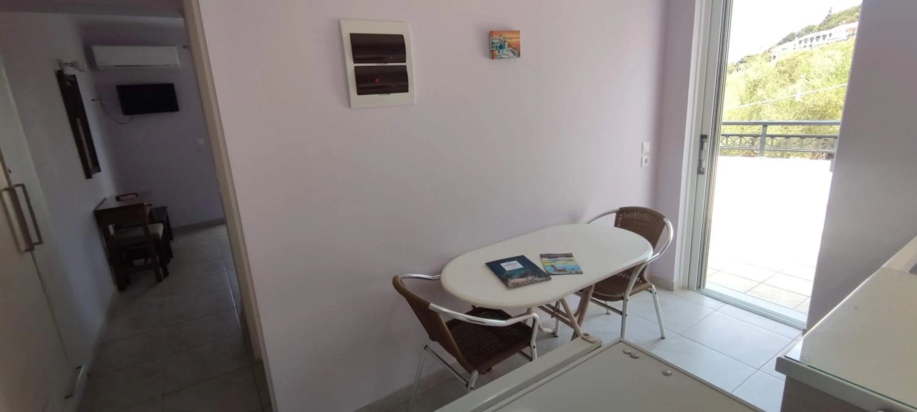 Dining area in Anna Studio and Apartments