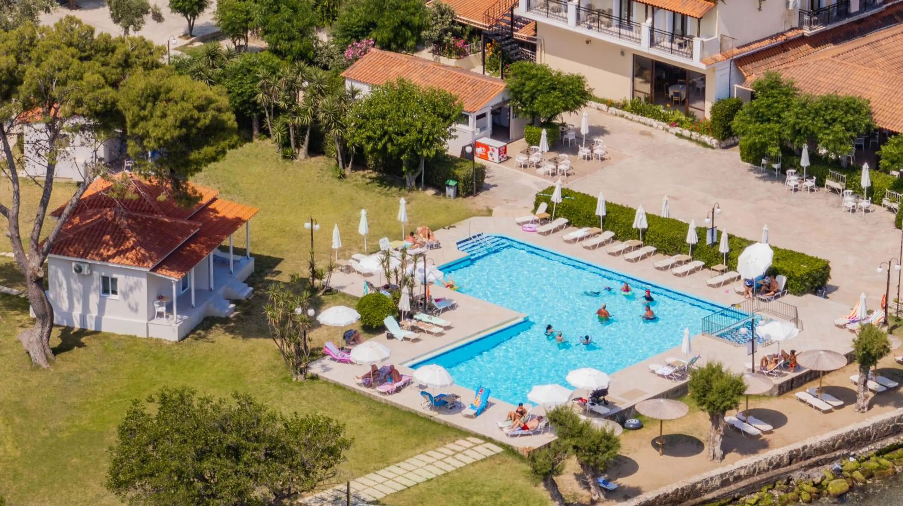 Swimming pool in Mimoza Beach