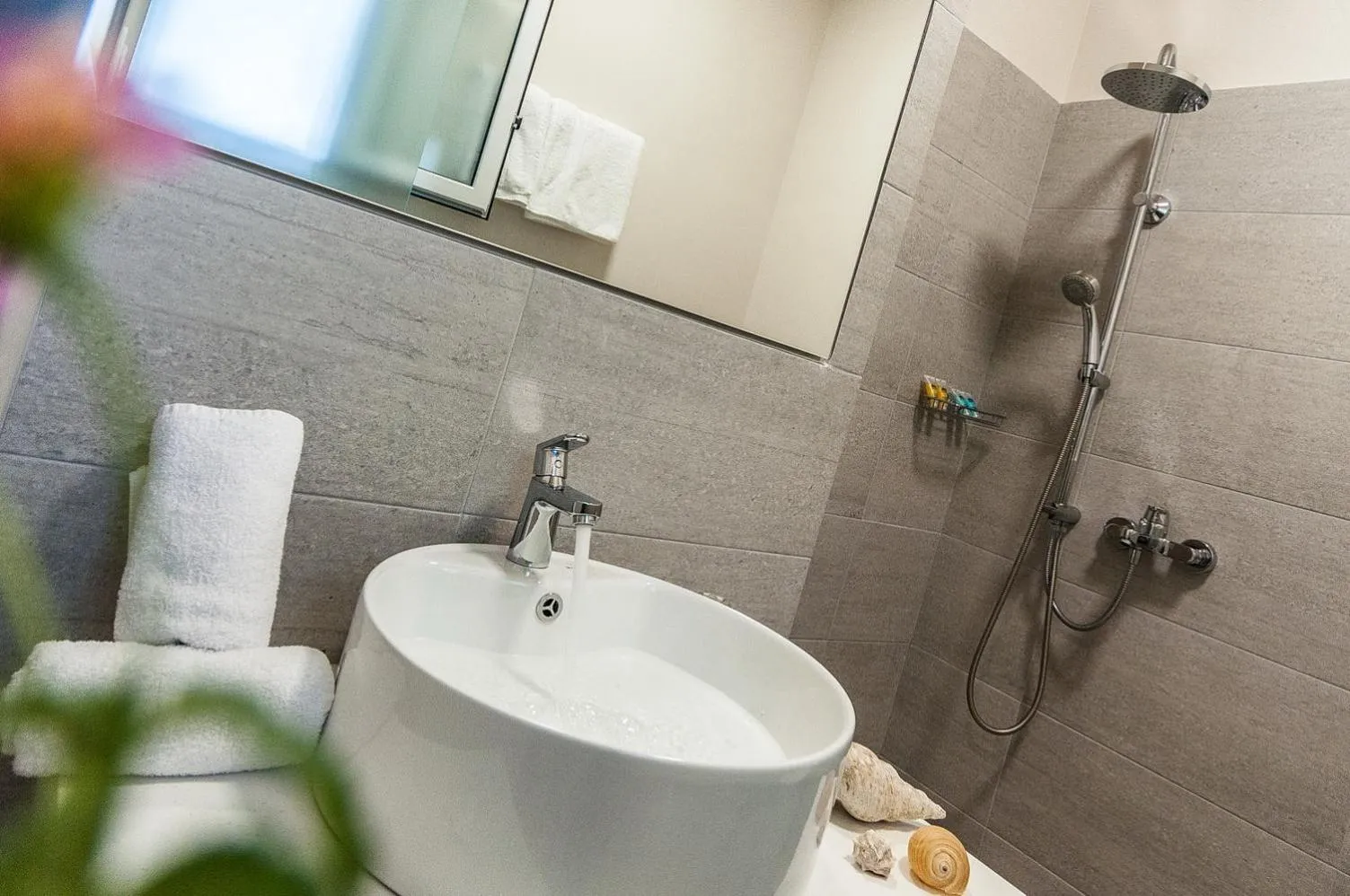 Decorative detail in Mimoza Beach