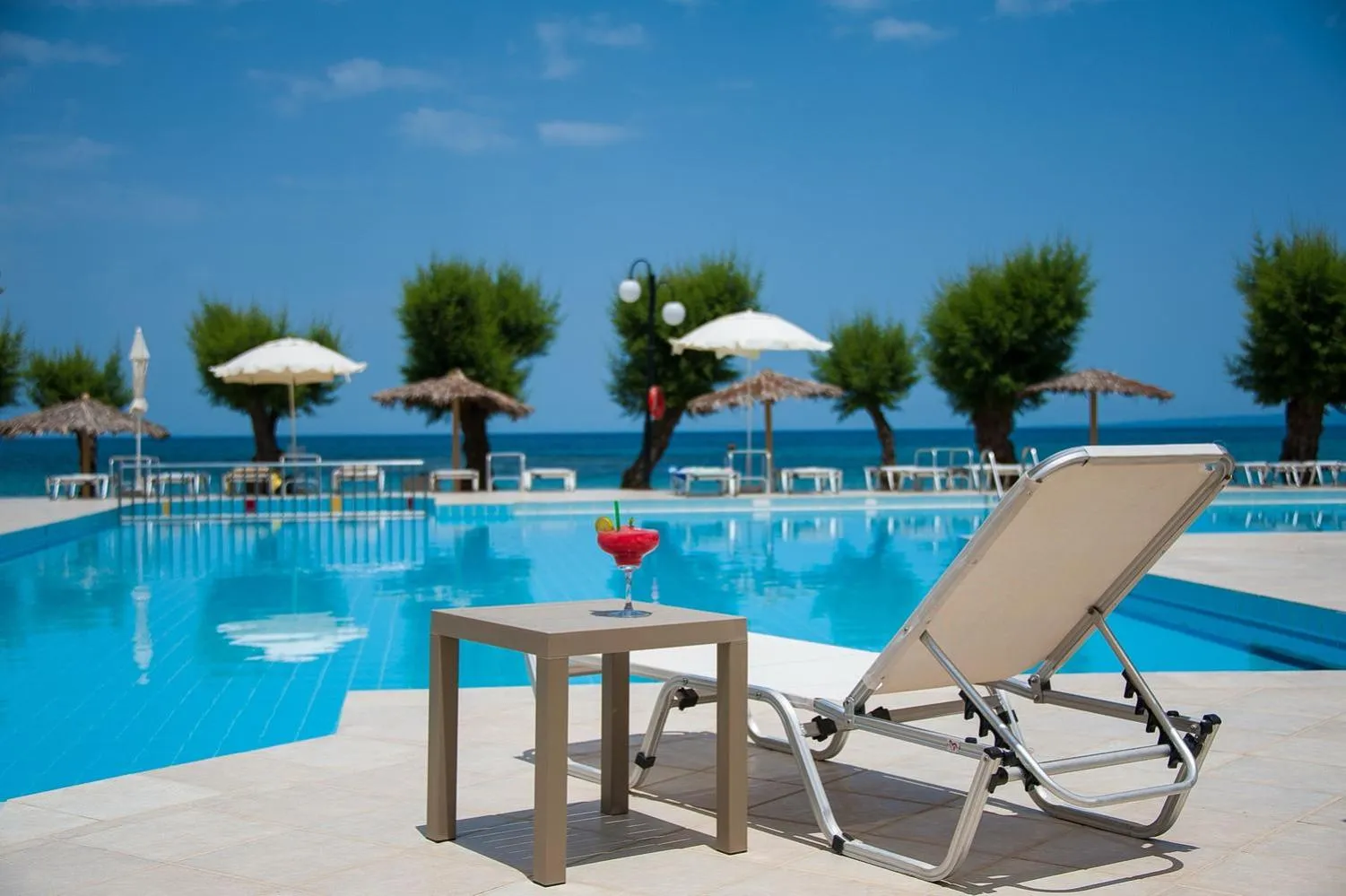 Restaurant/places to eat in Mimoza Beach