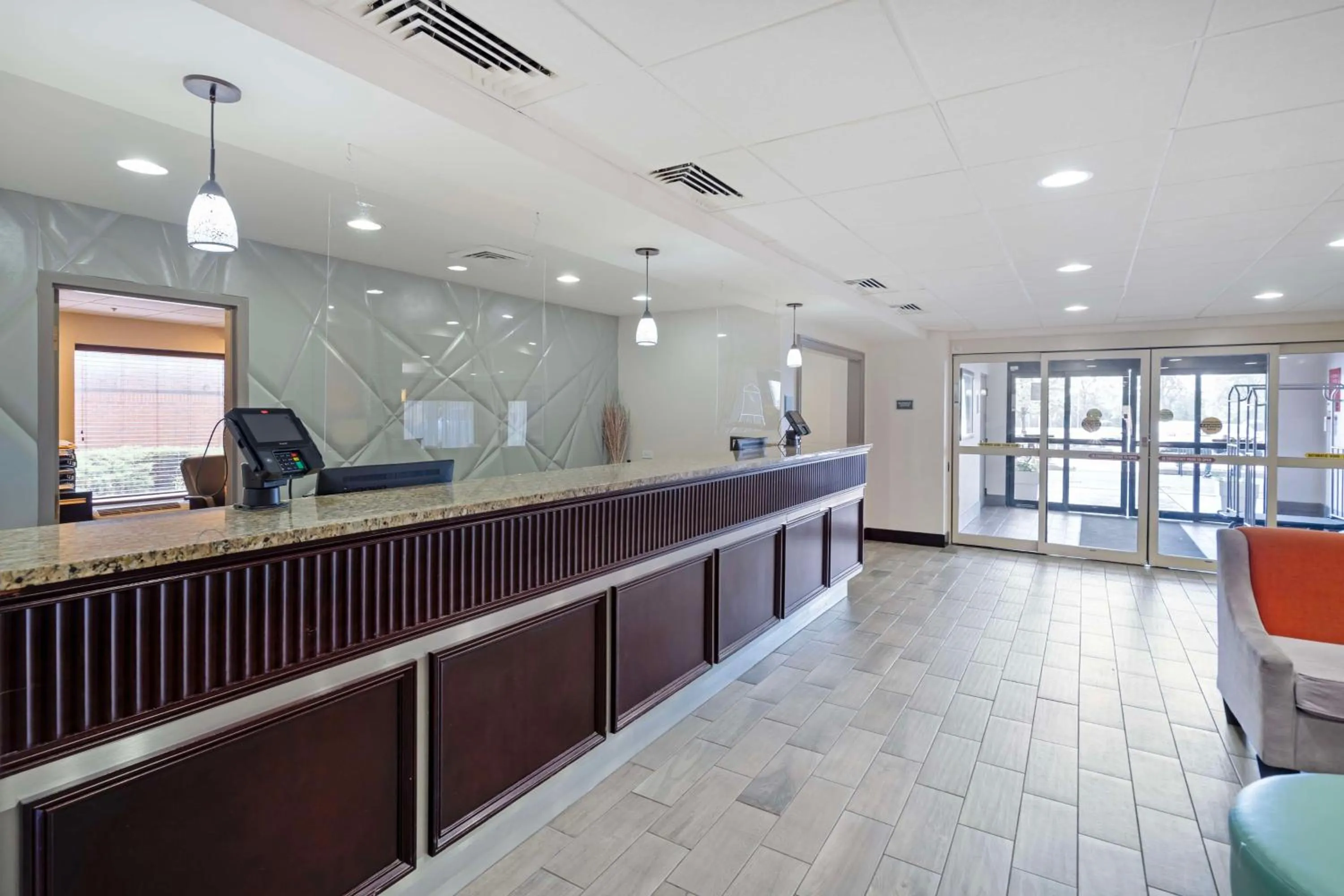 Lobby or reception in Best Western Plus Chicagoland - Countryside