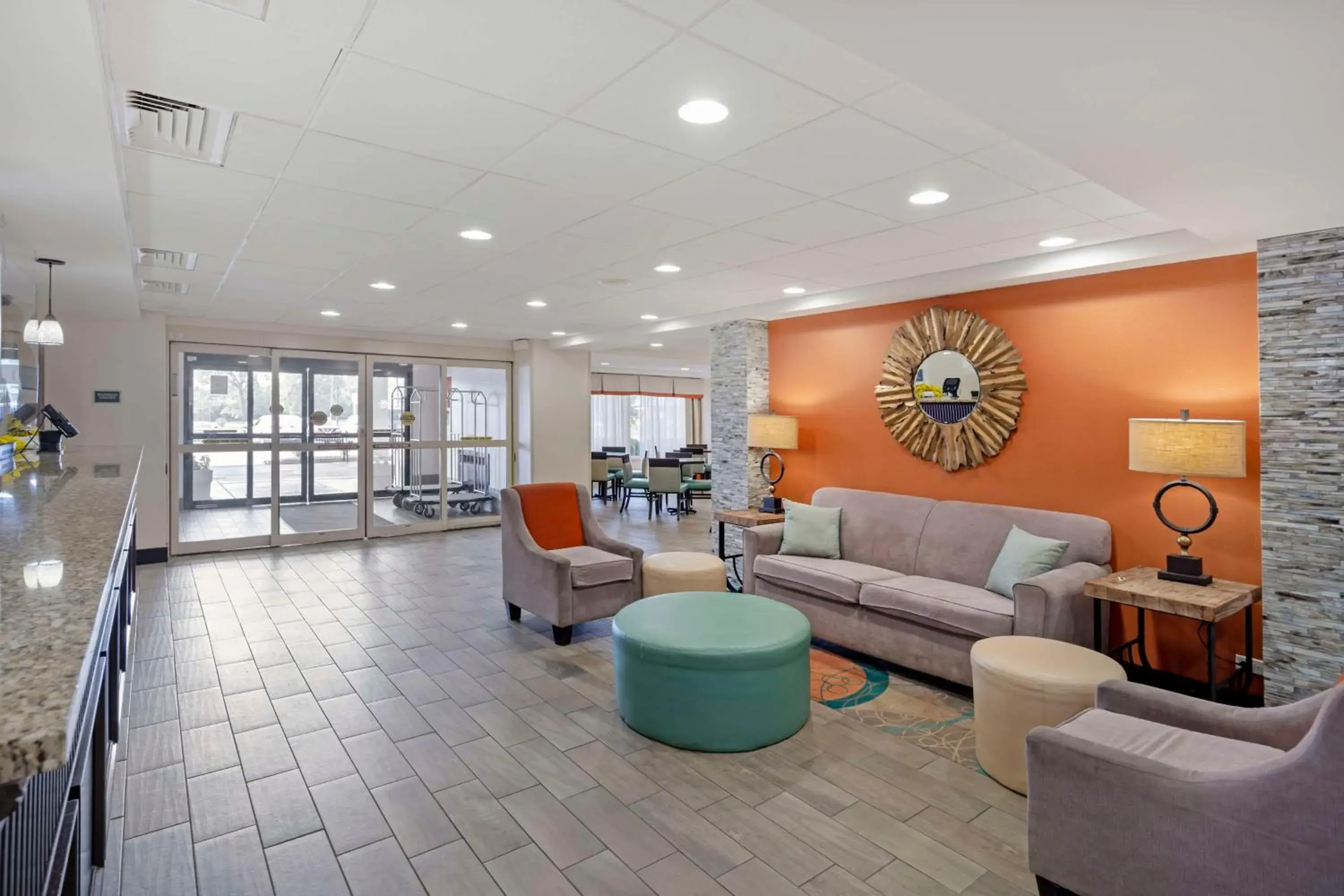 Lobby or reception in Best Western Plus Chicagoland - Countryside Lobby or reception in Best Western Plus Chicagoland - Countryside