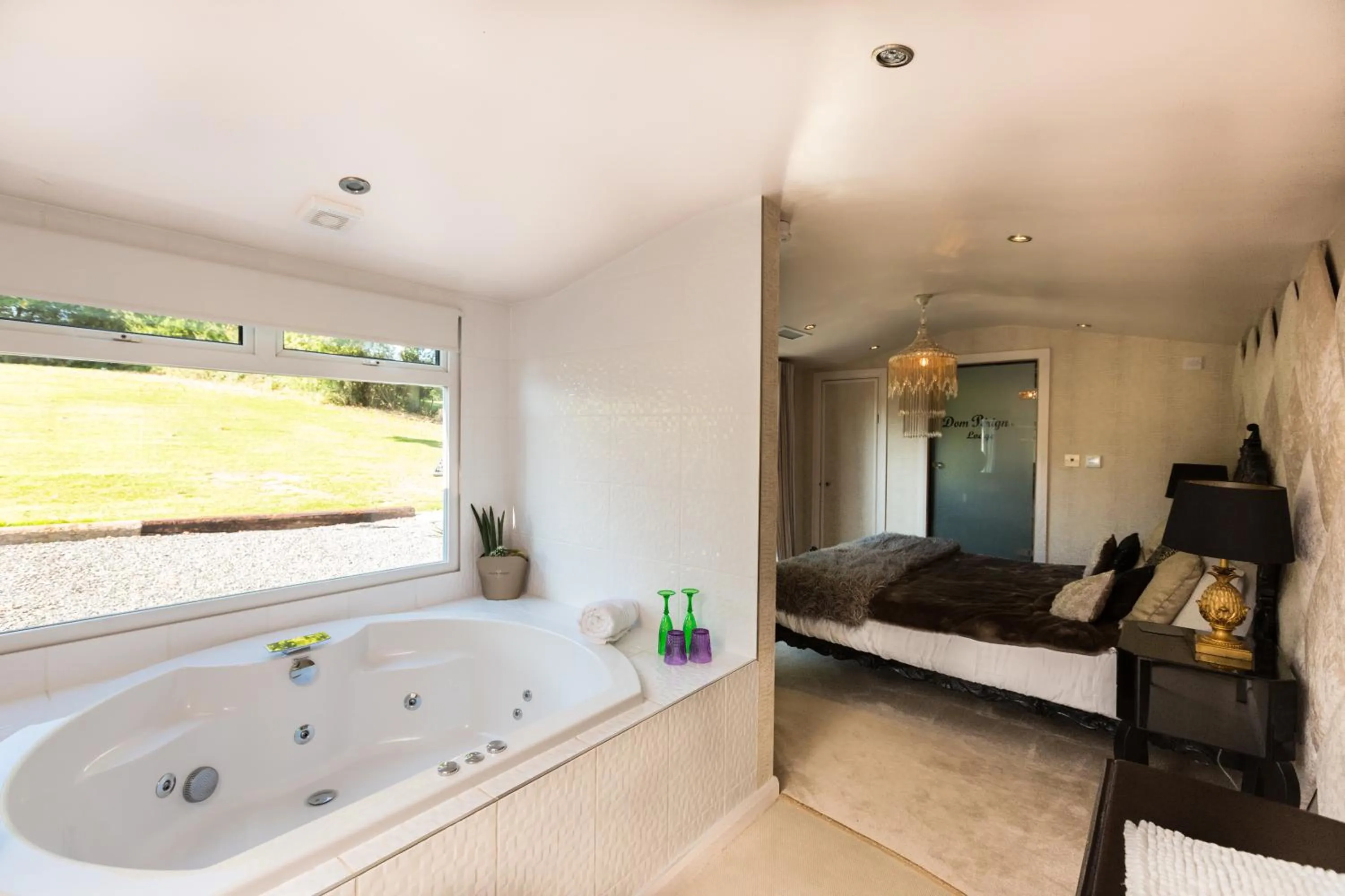 Photo of the whole room, Bed in Who'd A Thought It