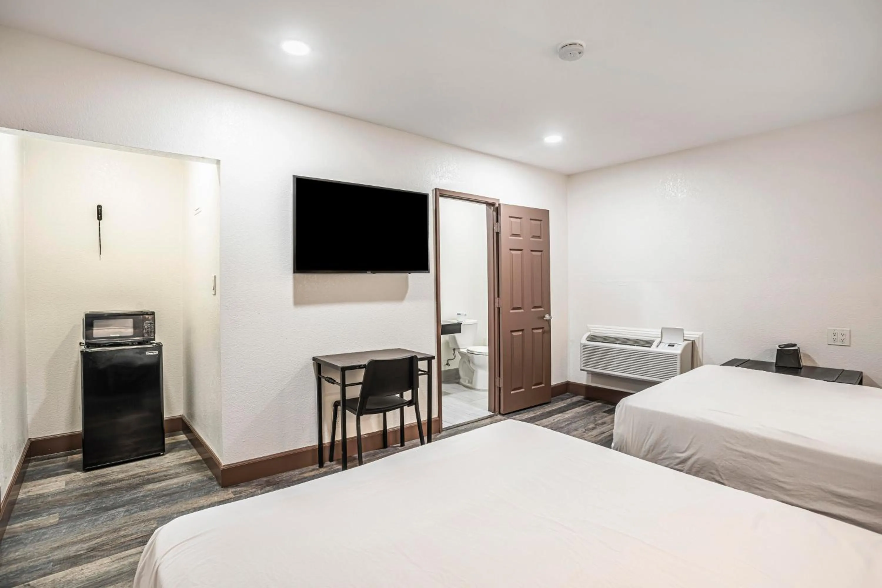 Bed in The Greens Hotel on Stockton