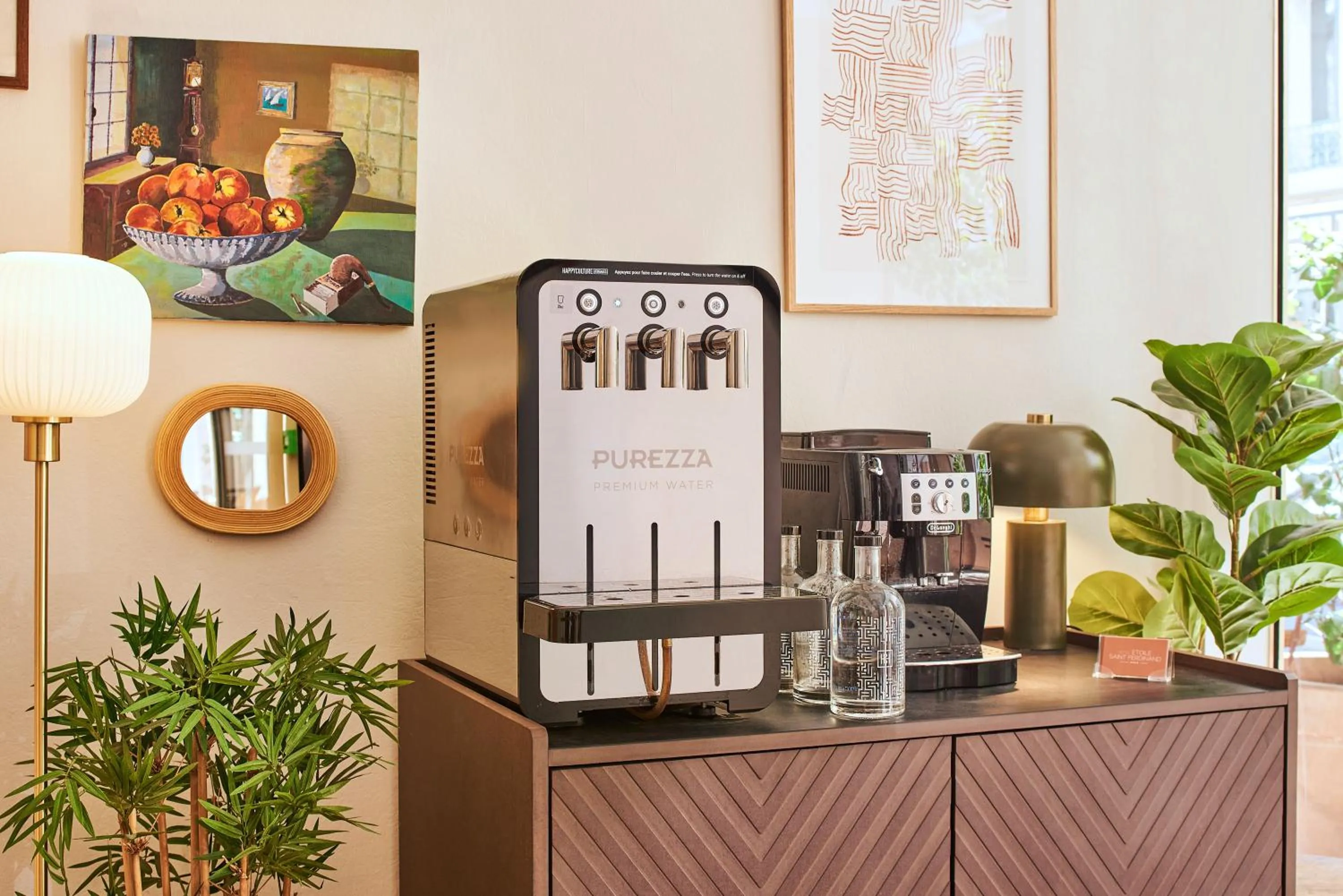 Living room in Hotel Etoile Saint Ferdinand by Happyculture