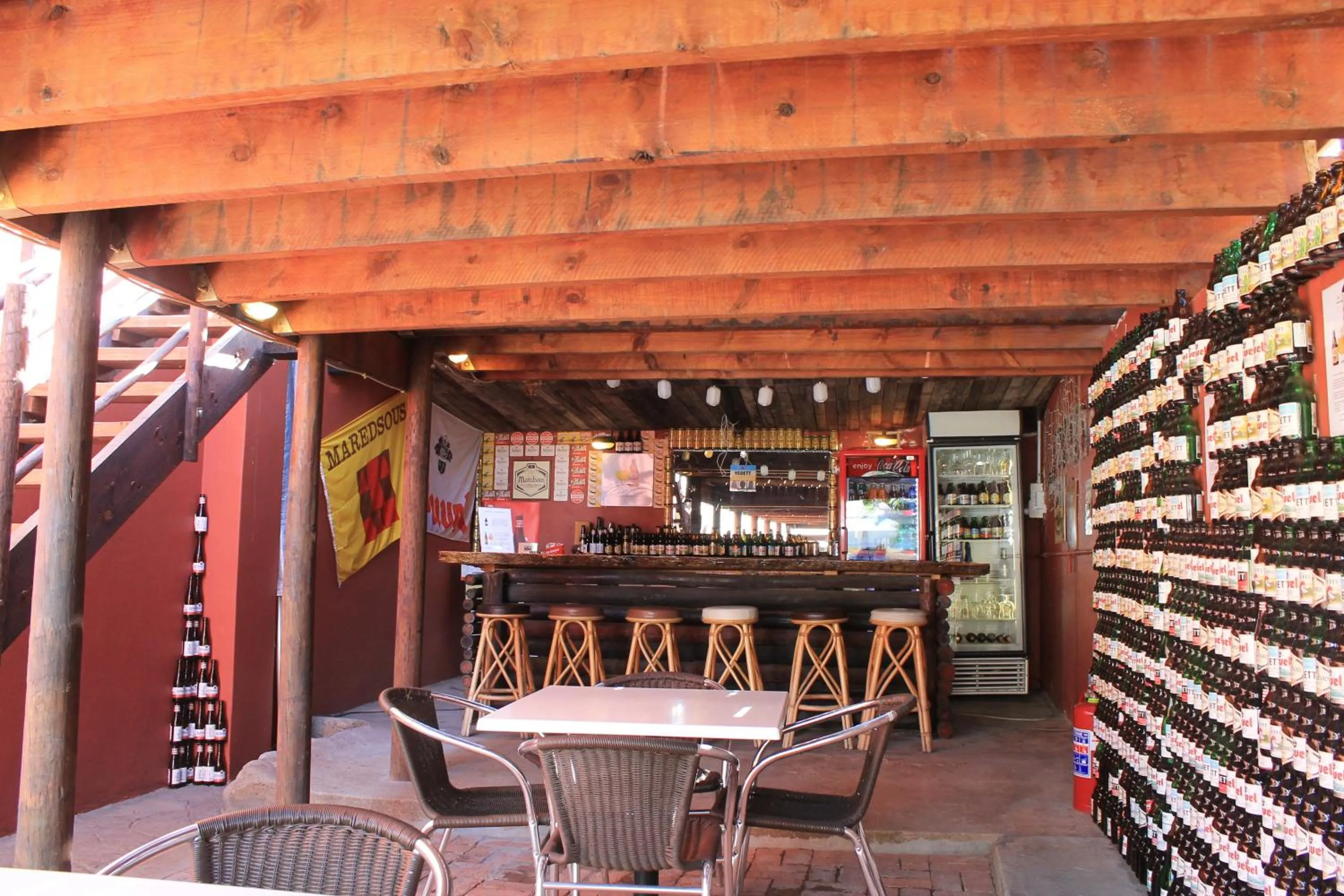 Lounge or bar in Mountain View Eco Lodge Montagu