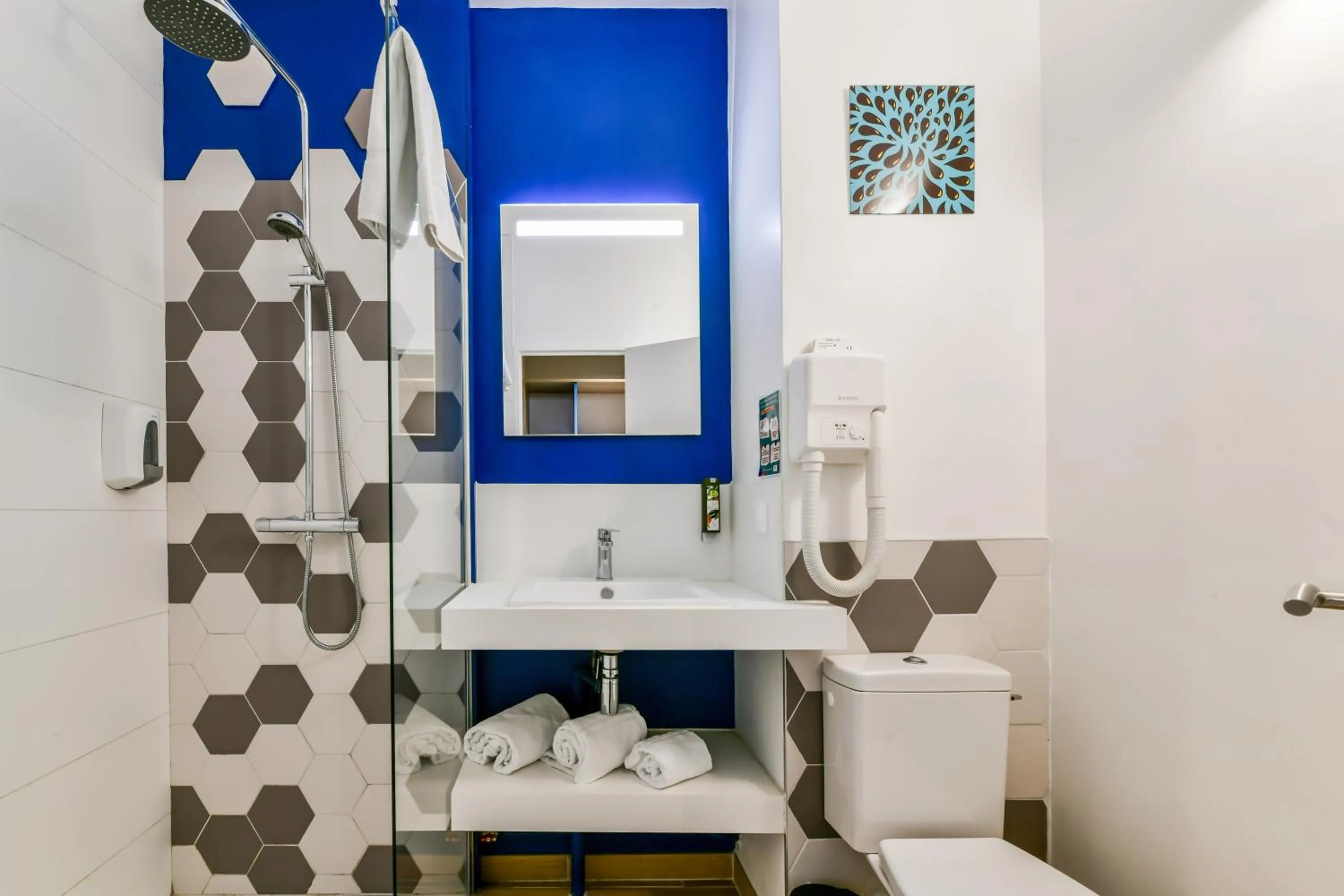 Toilet in Logis Hôtel & Restaurant Ludik