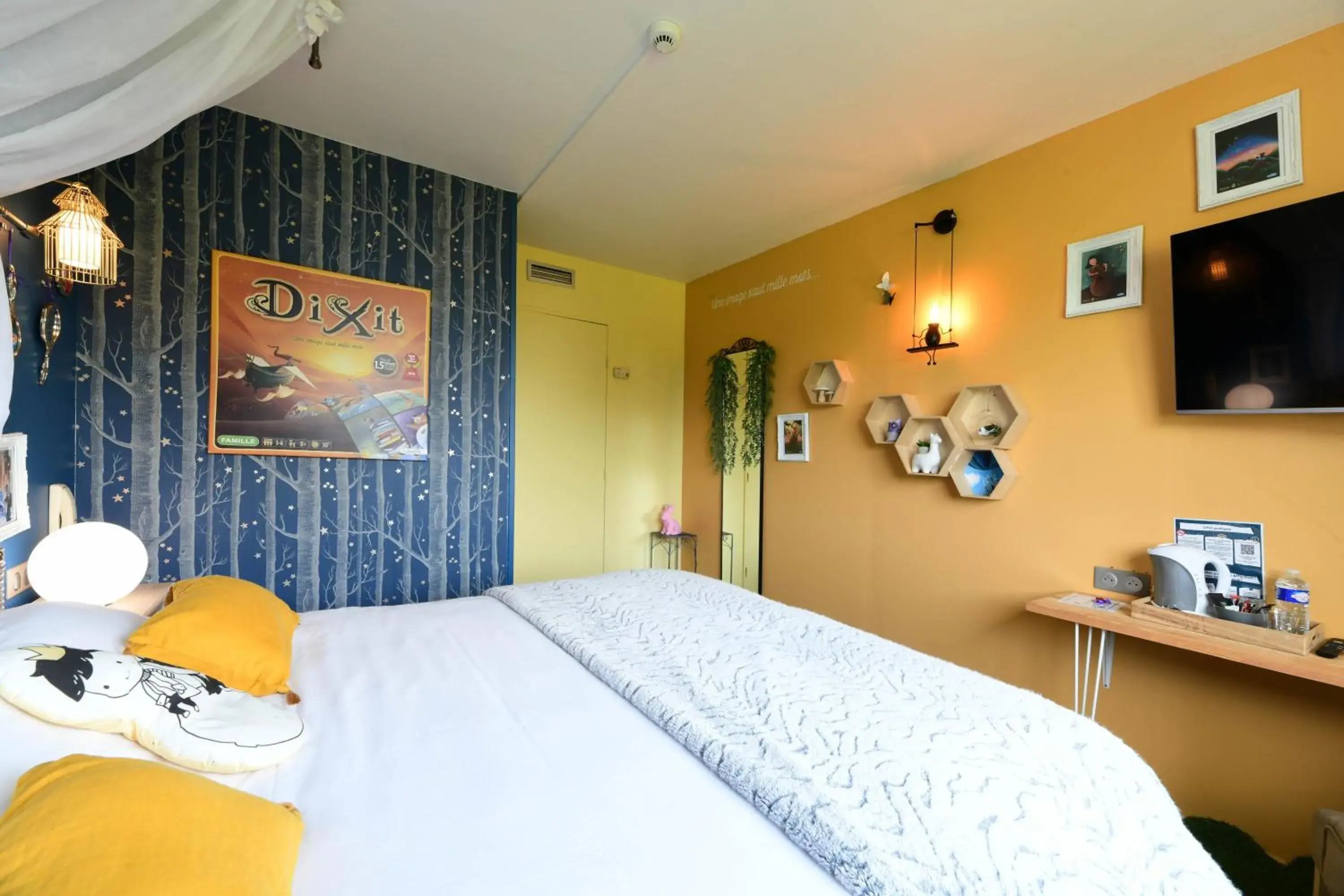 Bed in Logis Hôtel & Restaurant Ludik Bed in Logis Hôtel & Restaurant Ludik