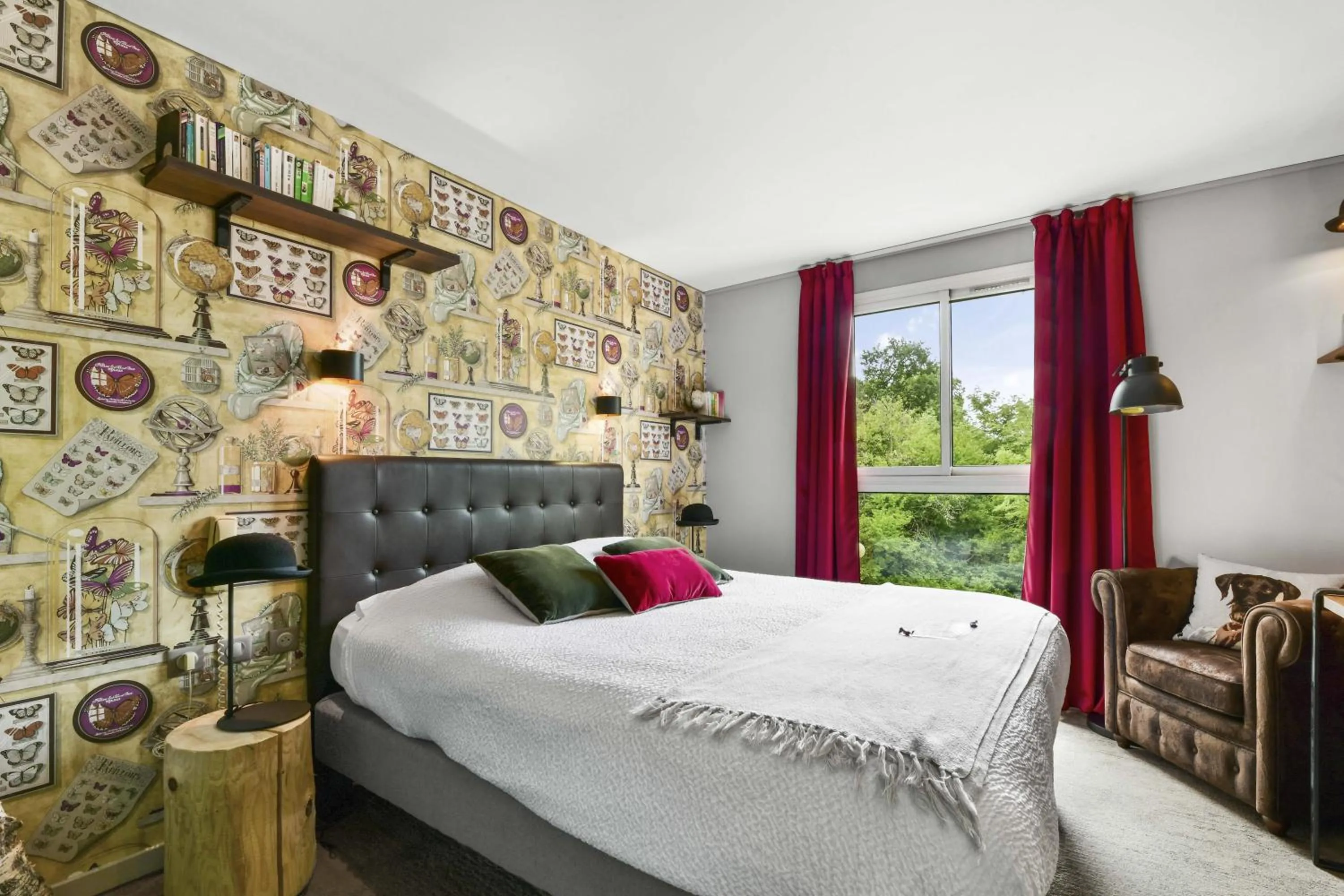 Bed in Logis Hôtel & Restaurant Ludik