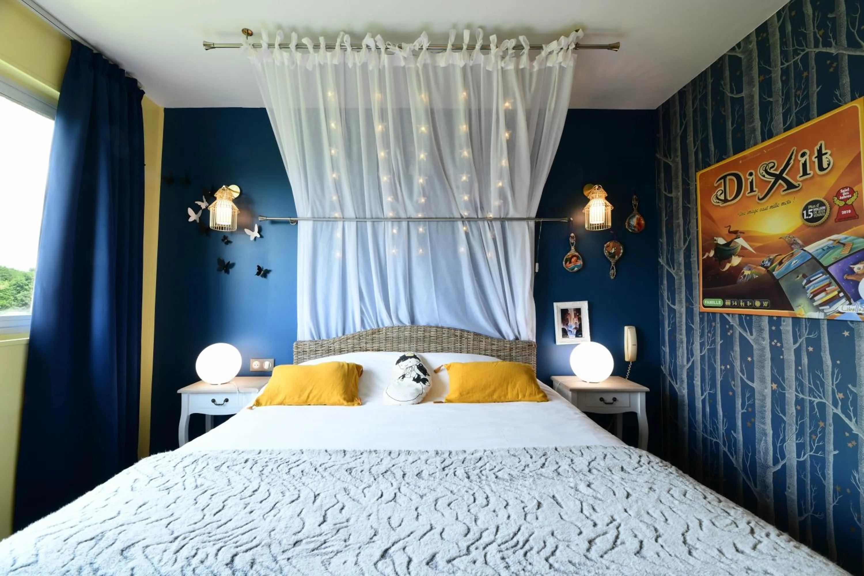 Bed in Logis Hôtel & Restaurant Ludik