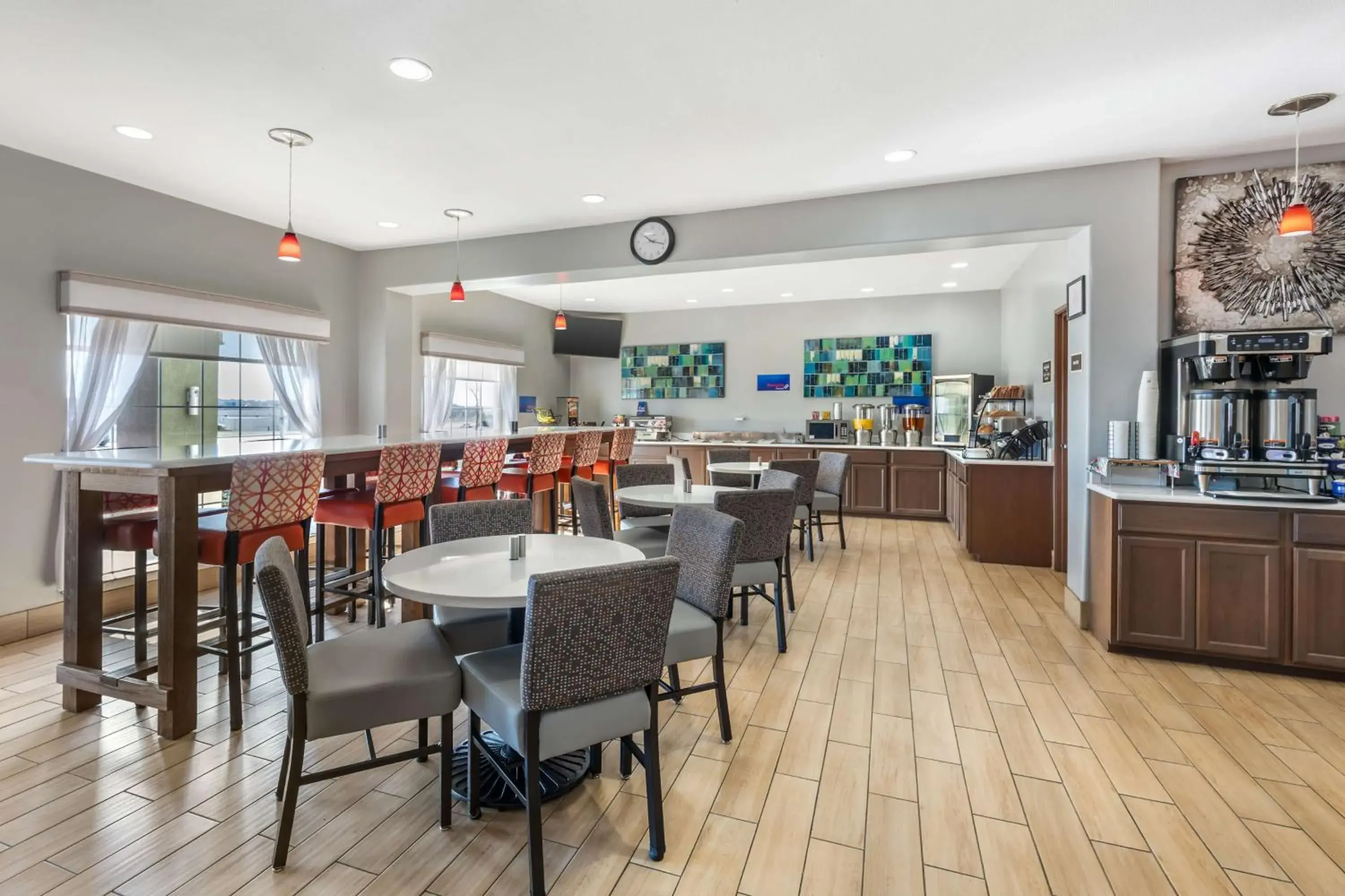 Breakfast in Best Western Club House Inn & Suites Breakfast in Best Western Club House Inn & Suites