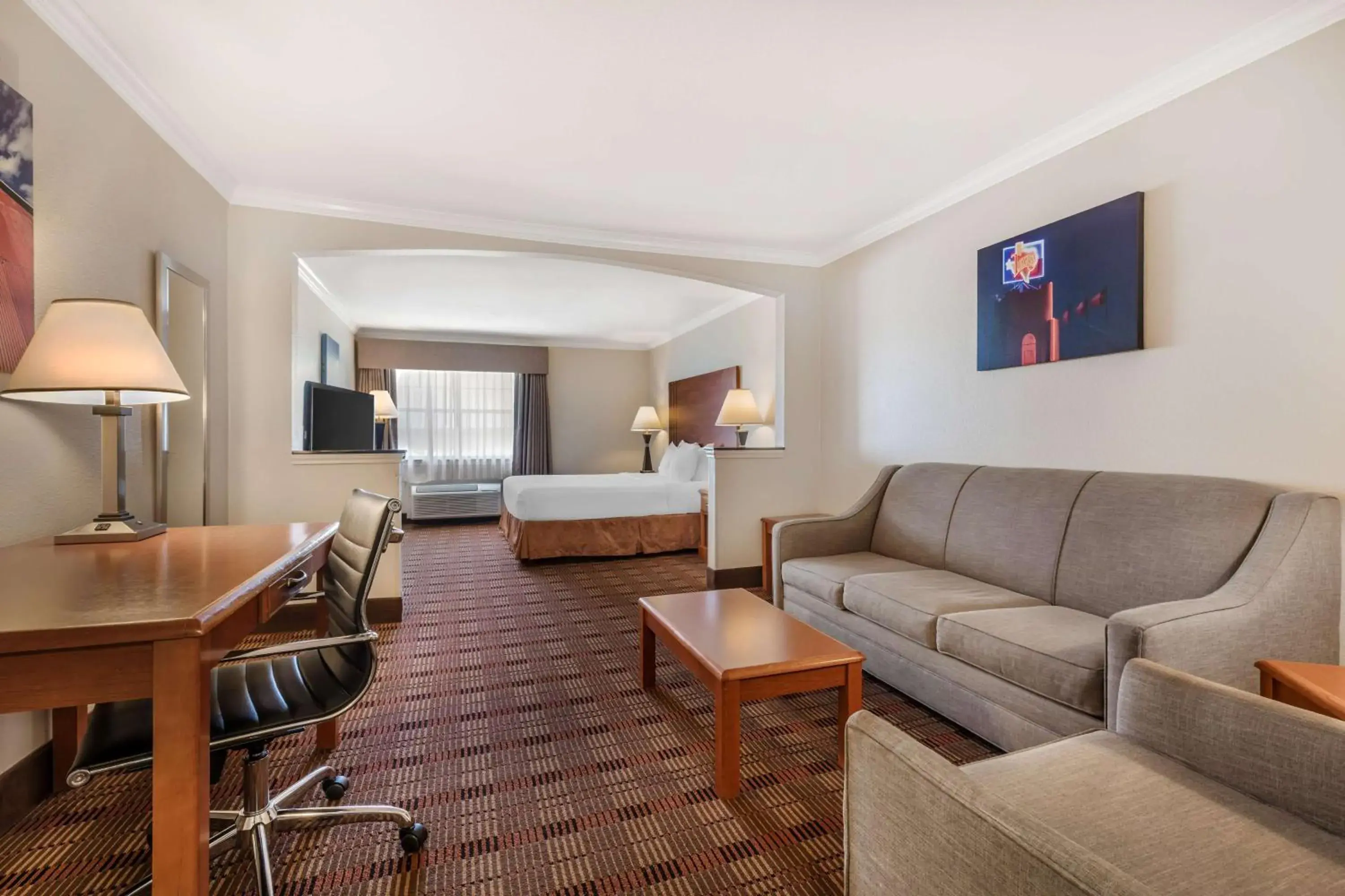 King Suite with Sofa Bed - Non Smoking in Best Western Club House Inn & Suites King Suite with Sofa Bed - Non Smoking in Best Western Club House Inn & Suites