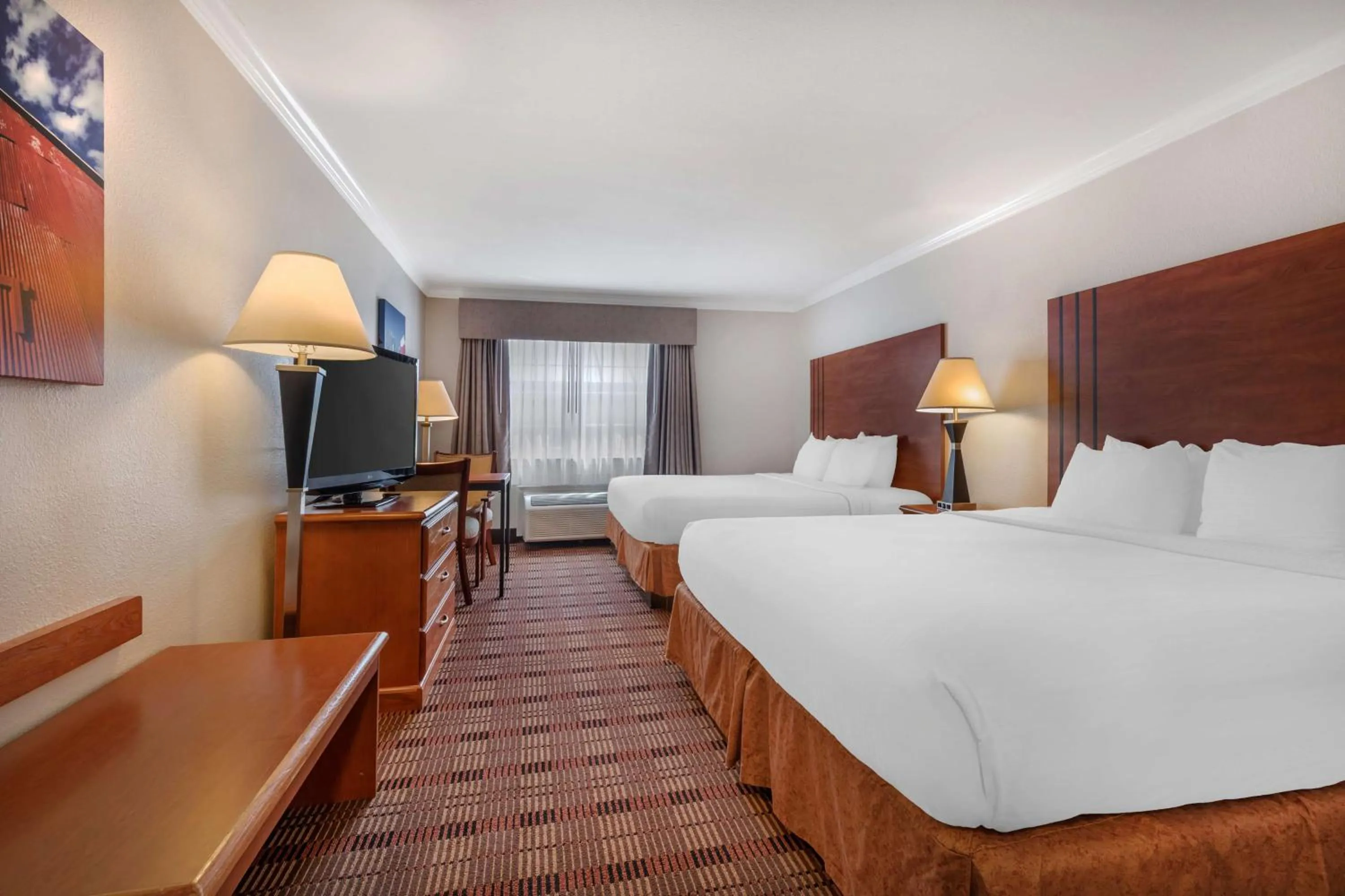 Bedroom, Bed in Best Western Club House Inn & Suites