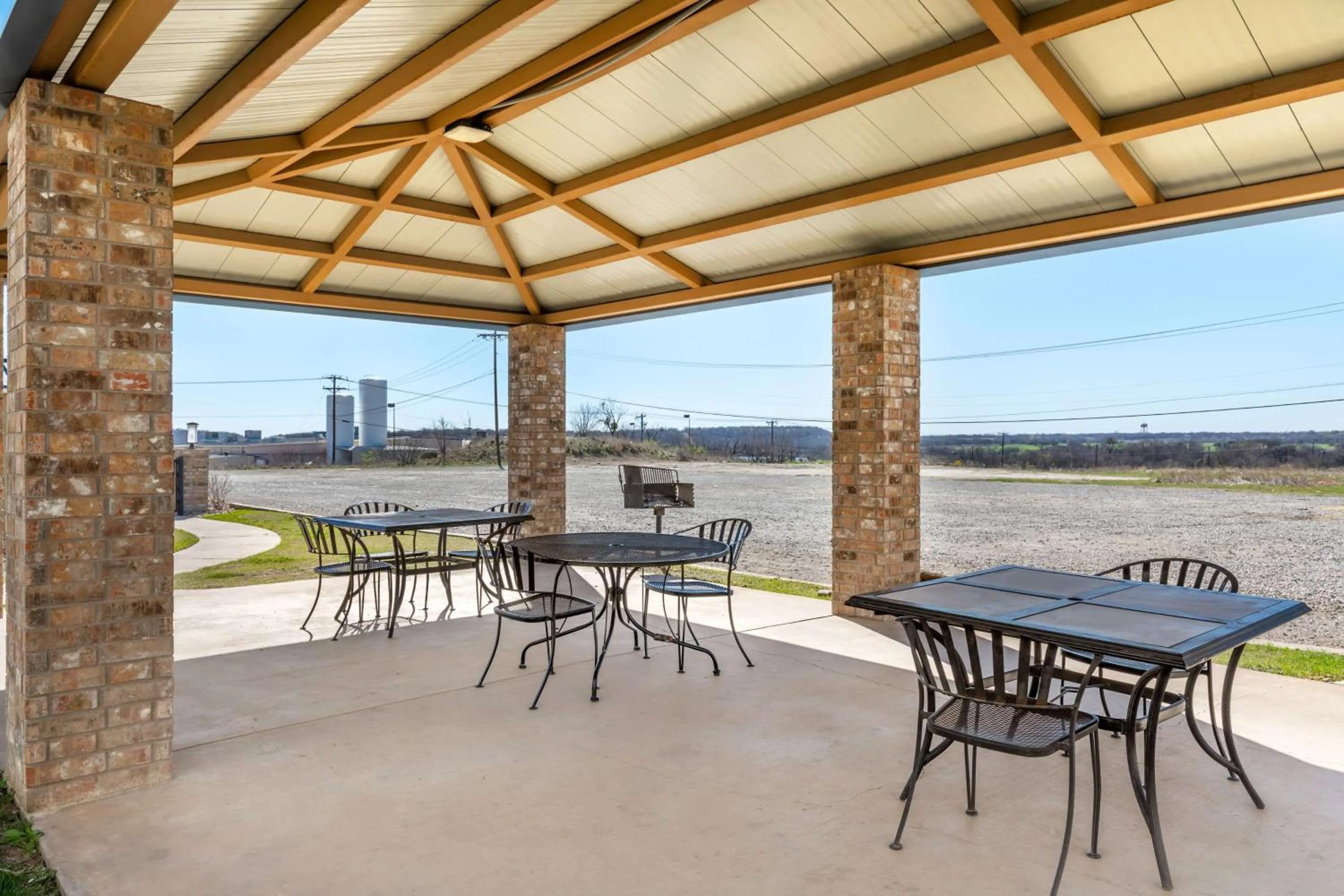 Property building in Best Western Club House Inn & Suites