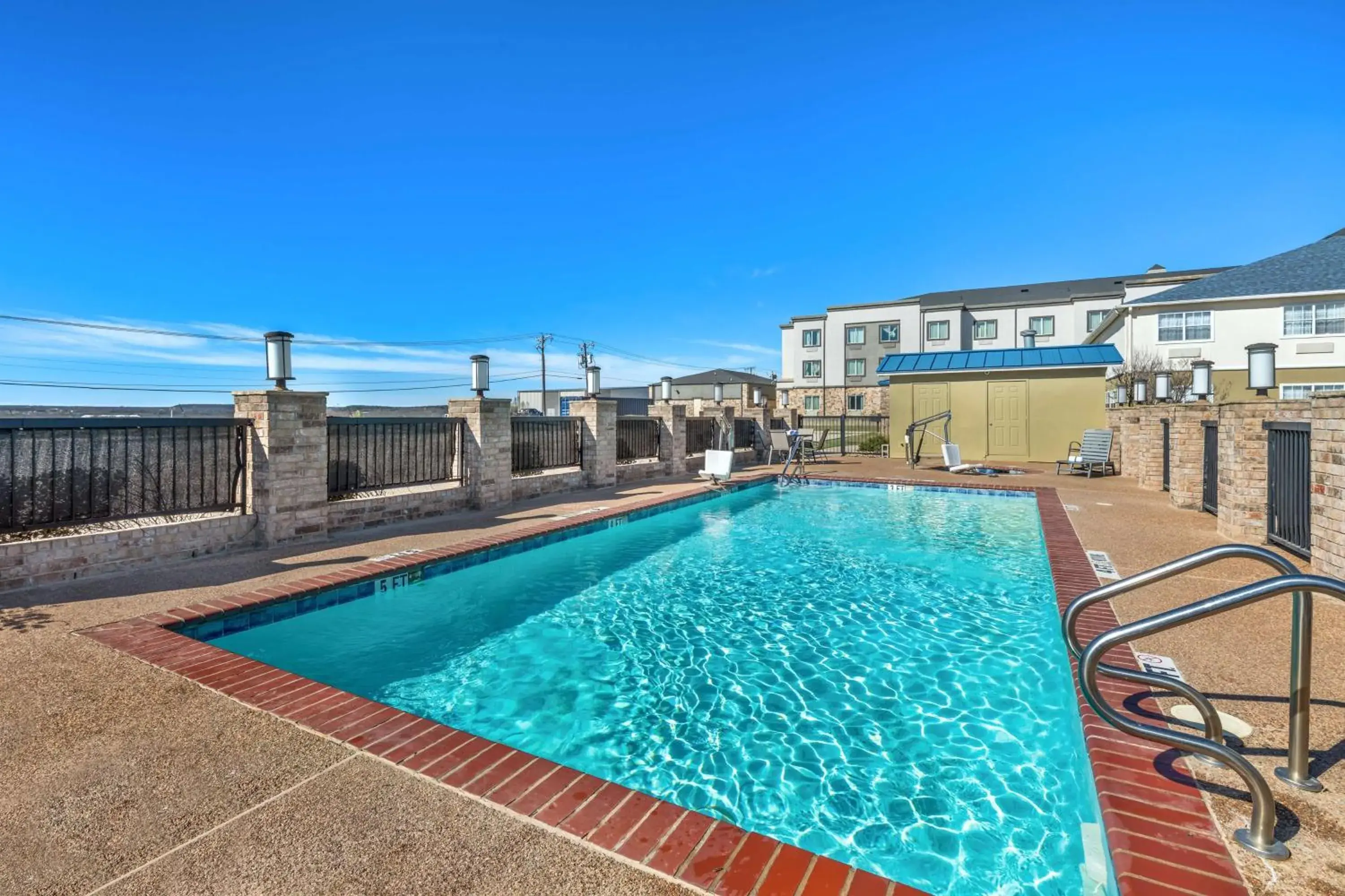 Pool view in Best Western Club House Inn & Suites Pool view in Best Western Club House Inn & Suites